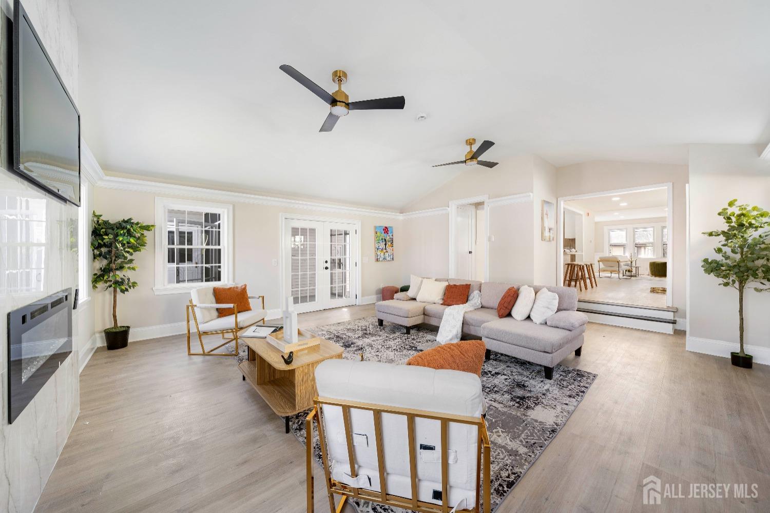 536 Spruce Avenue Image 3