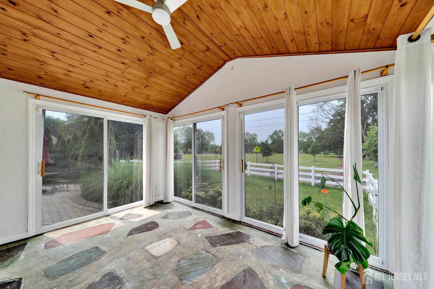 10 Shaw Drive, Franklin, NJ, 08528 image 17