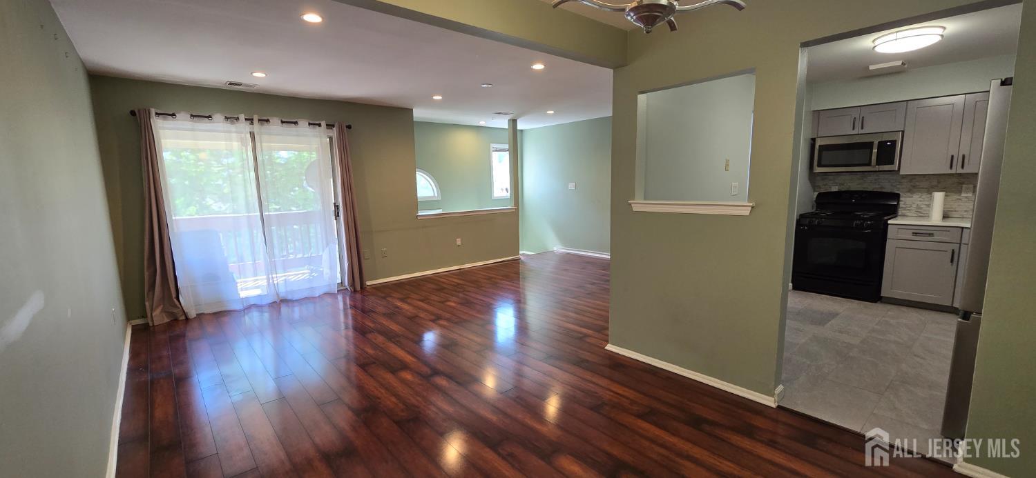 310 Michaels Court 310, Woodbridge Proper, NJ, 07095