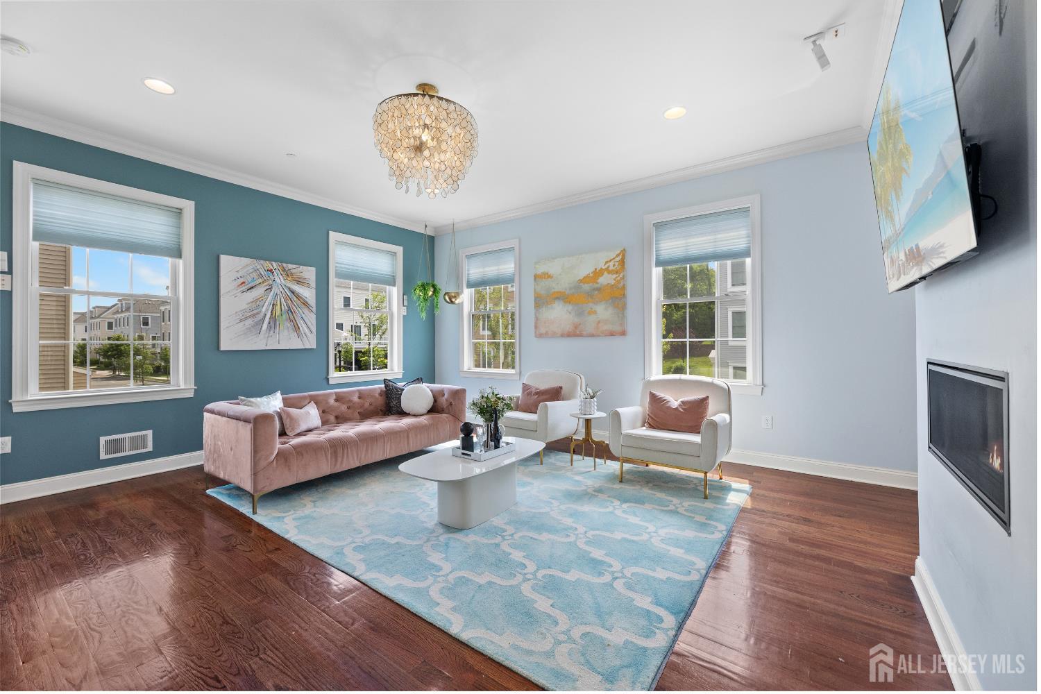 129 Roosevelt Drive Image 1