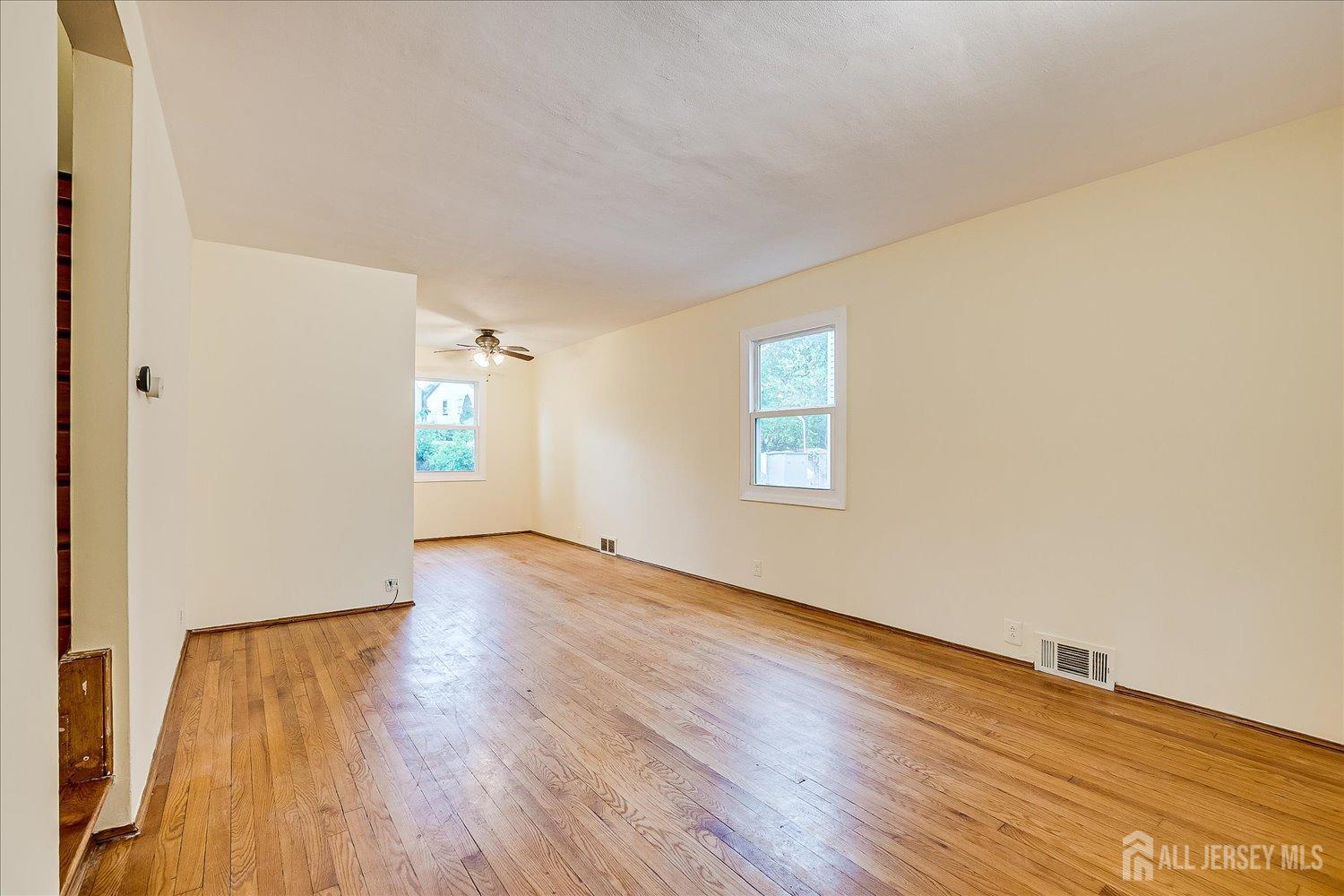 8 MacArthur Drive, Edison, NJ, 08837