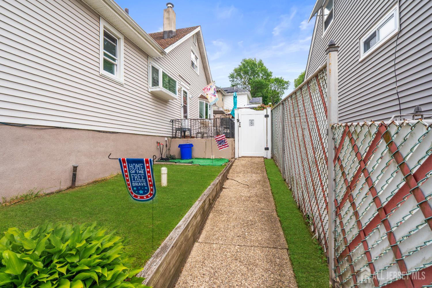175 W Shore Avenue Image 4