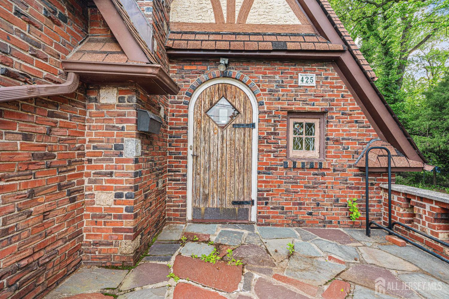 425 Grove Avenue, Metuchen, NJ, 08840