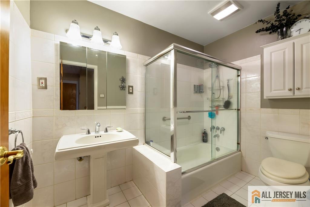 14 Devon Road, Edison, NJ, 08820 image 31