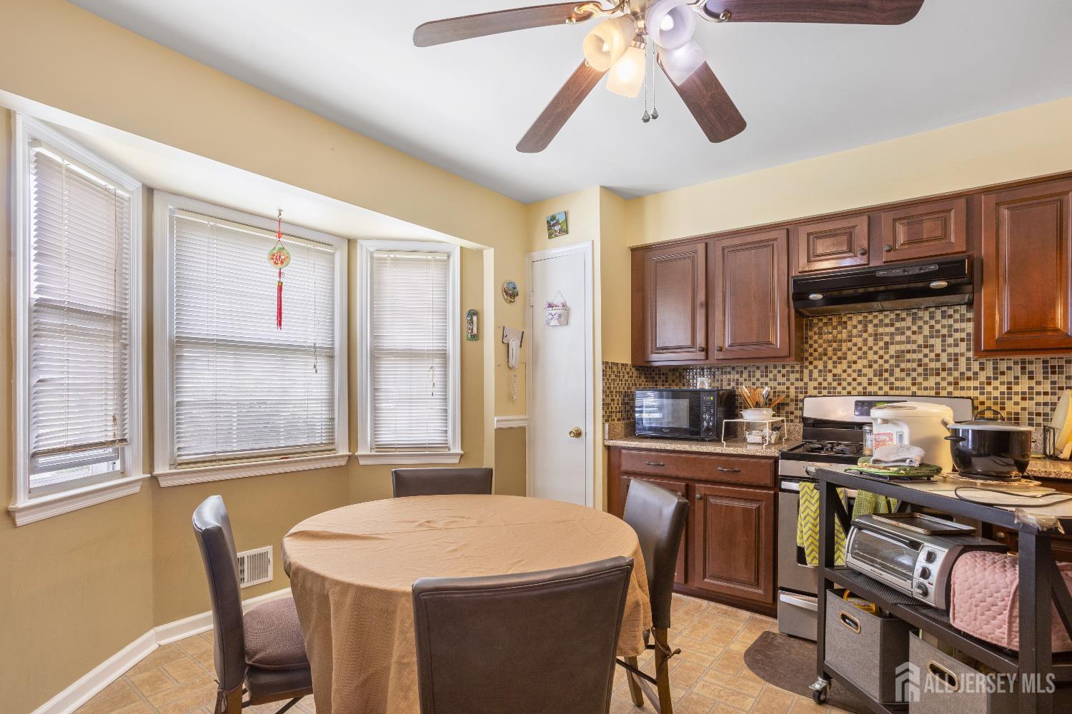 32 Astor Court, Sayreville, NJ, 08872