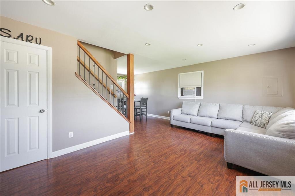 63 W Iselin Parkway Image 5