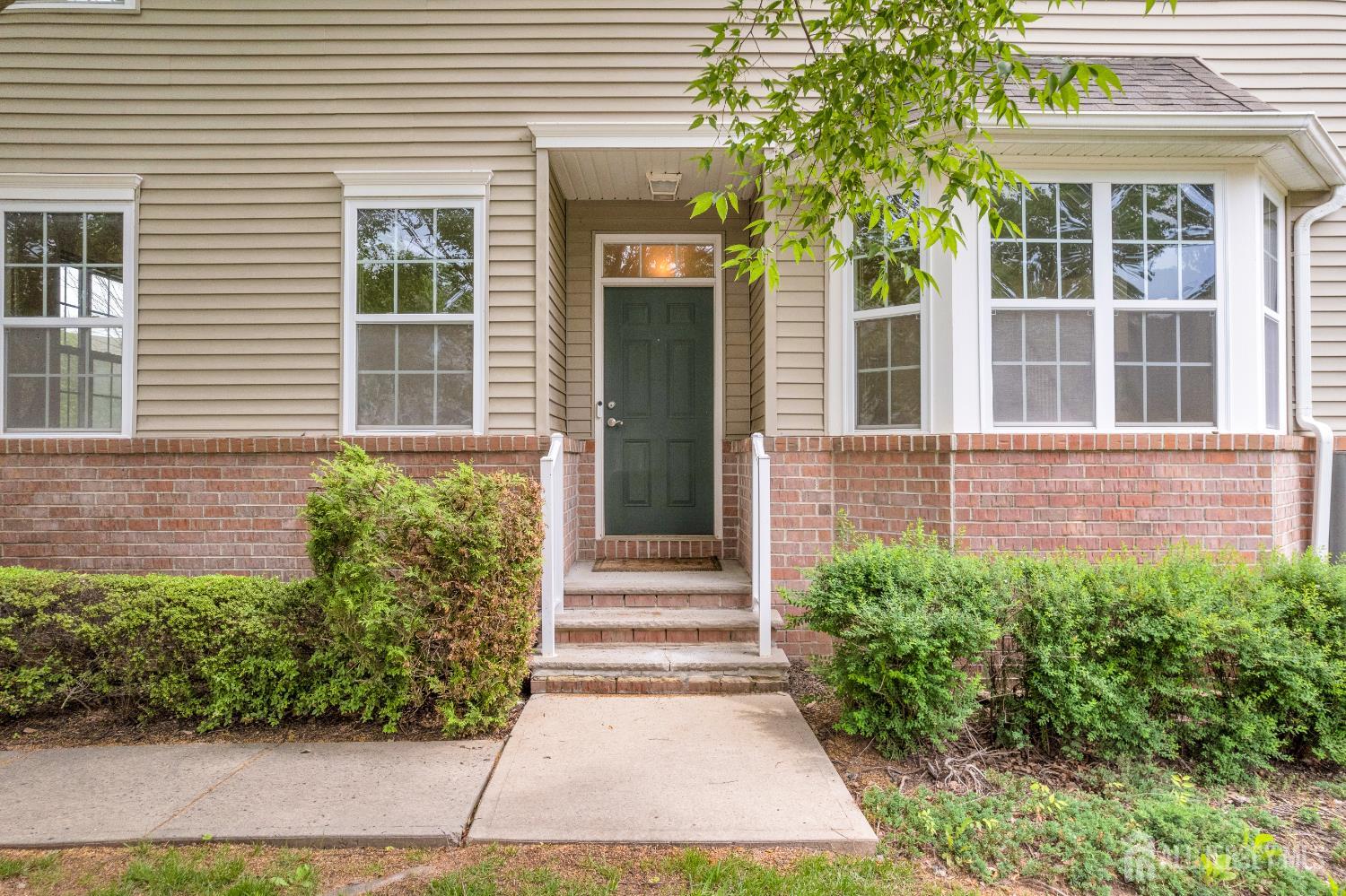 1206 Fir Court Image 1