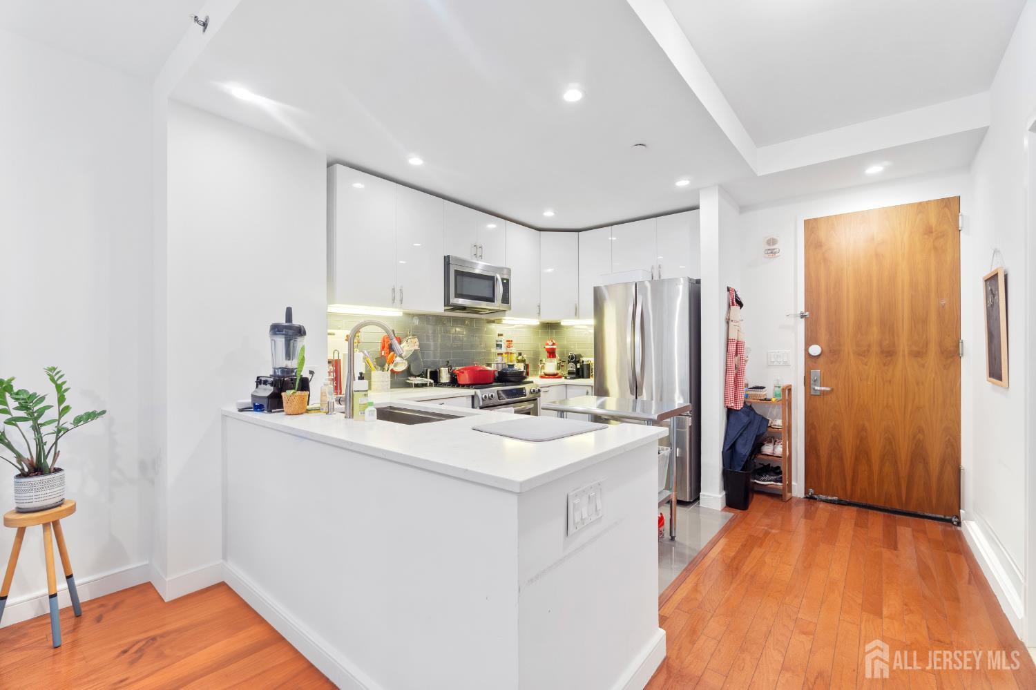 1 Shore Lane 619, Jersey City, NJ, 07302