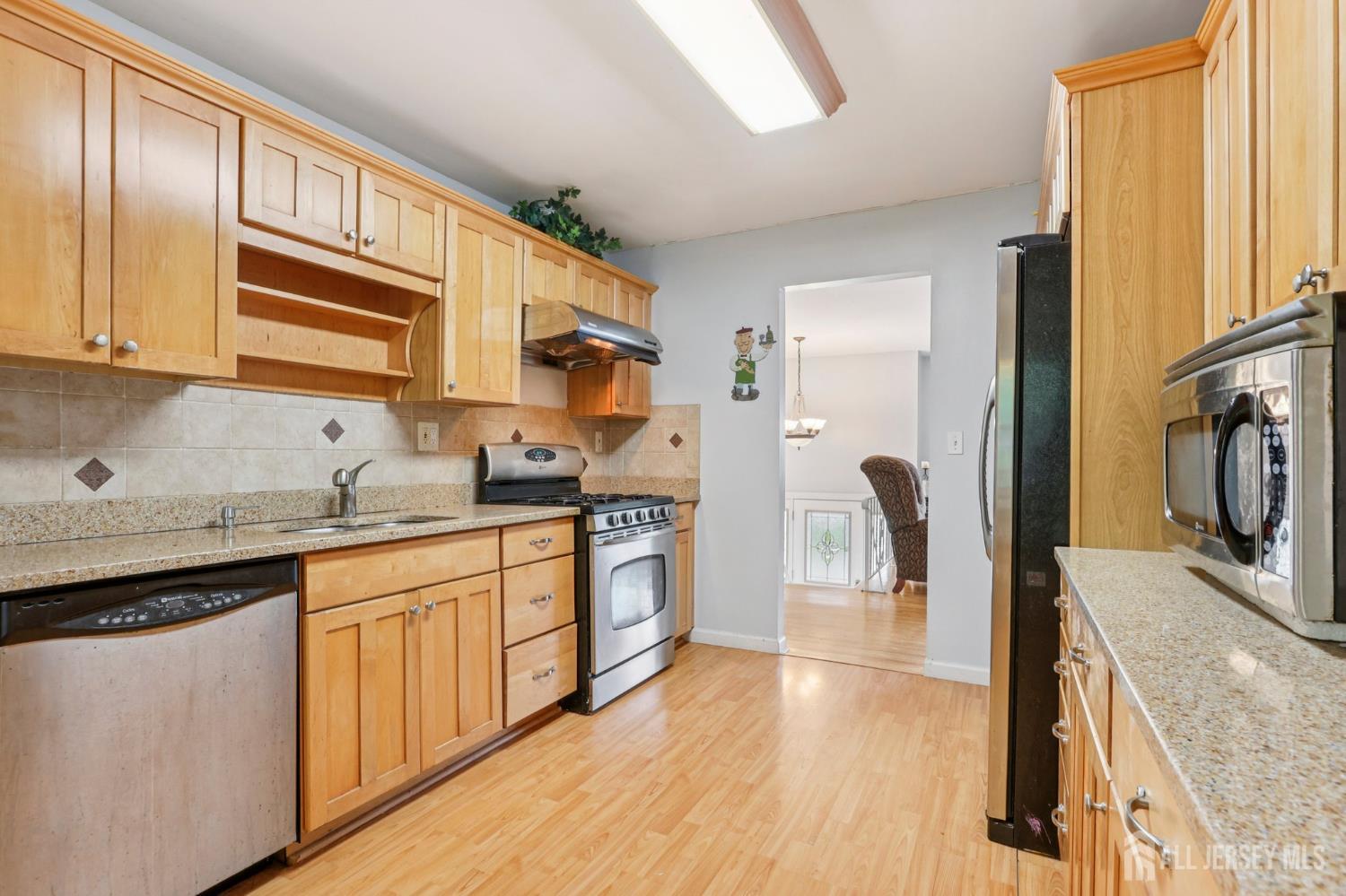 28 Thomas Road, East Brunswick, NJ, 08816 image 17