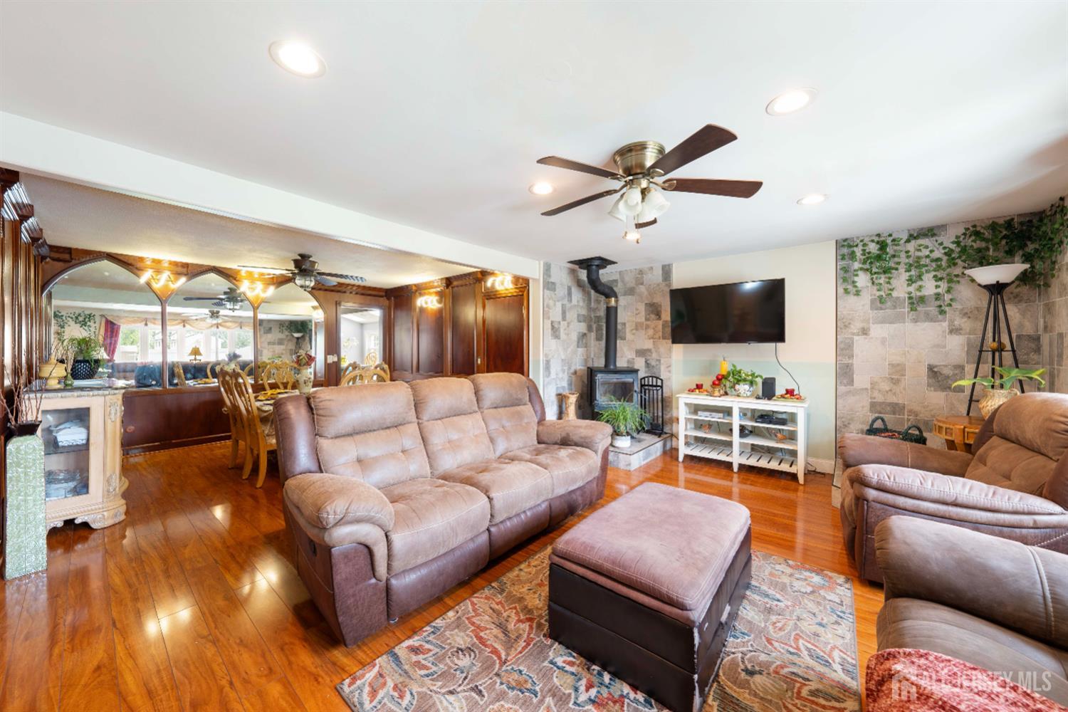 201 Summit Avenue, Fords, NJ, 08863