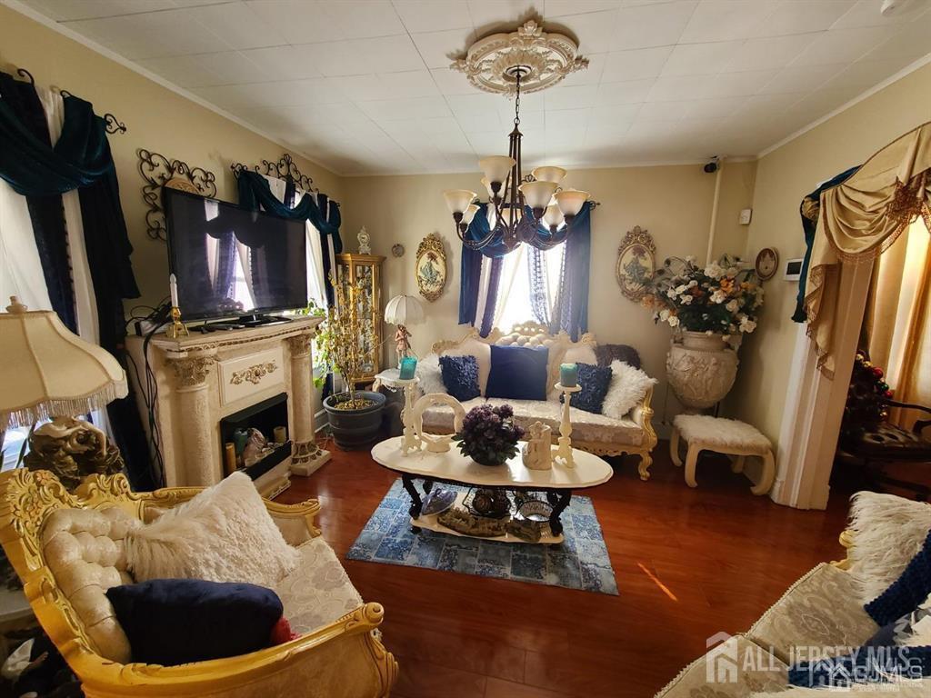 466 West Avenue Image 3