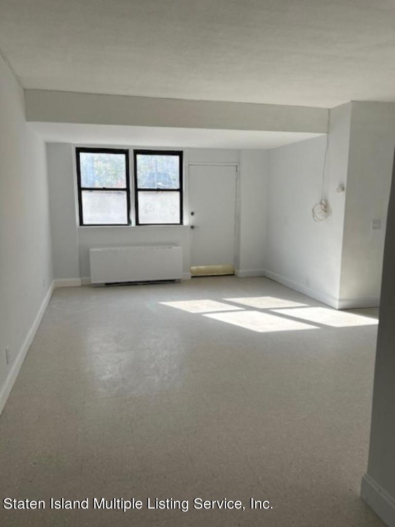 1100 Clove Road G0 Image 5
