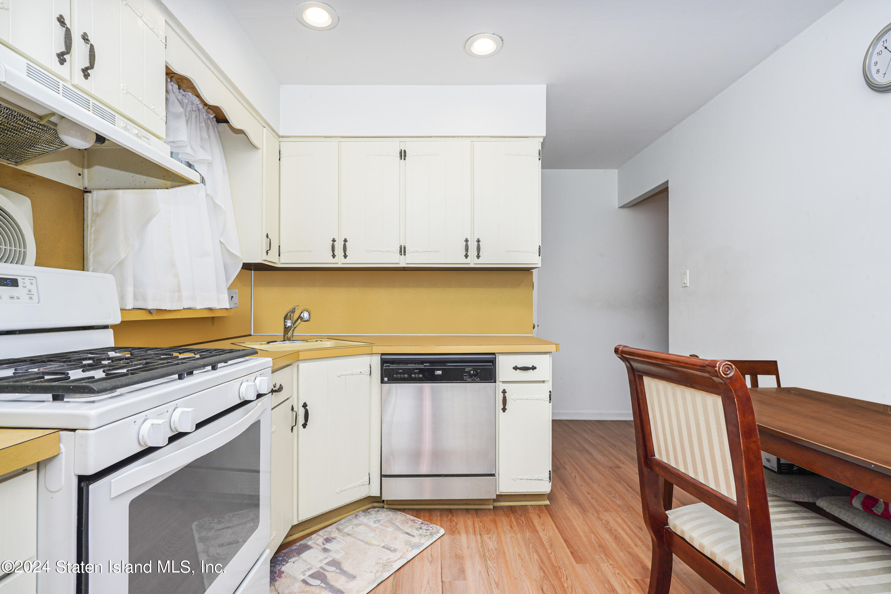 9 Penn Avenue, Staten Island, NY, 10306 image 9