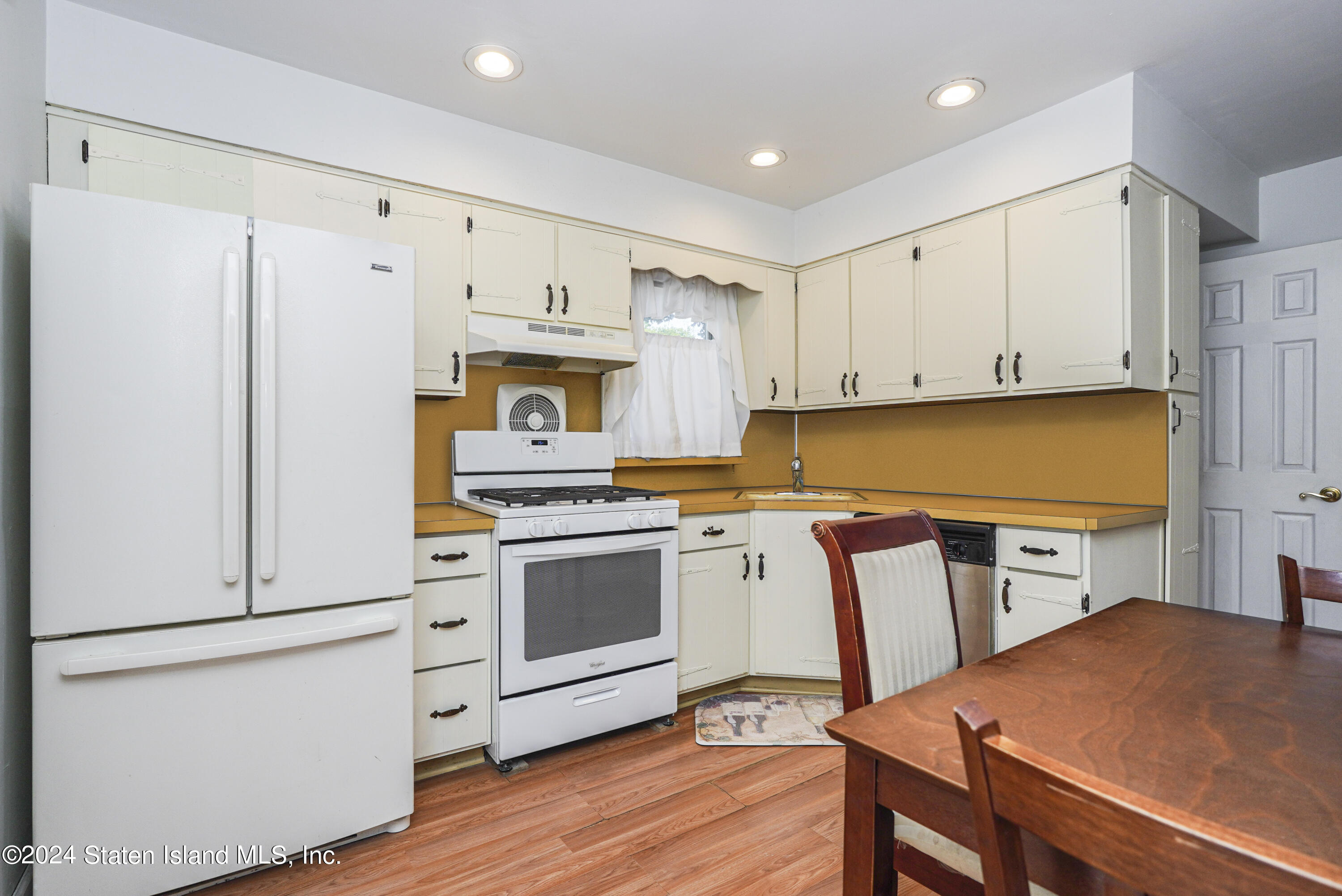 9 Penn Avenue, Staten Island, NY, 10306 image 10