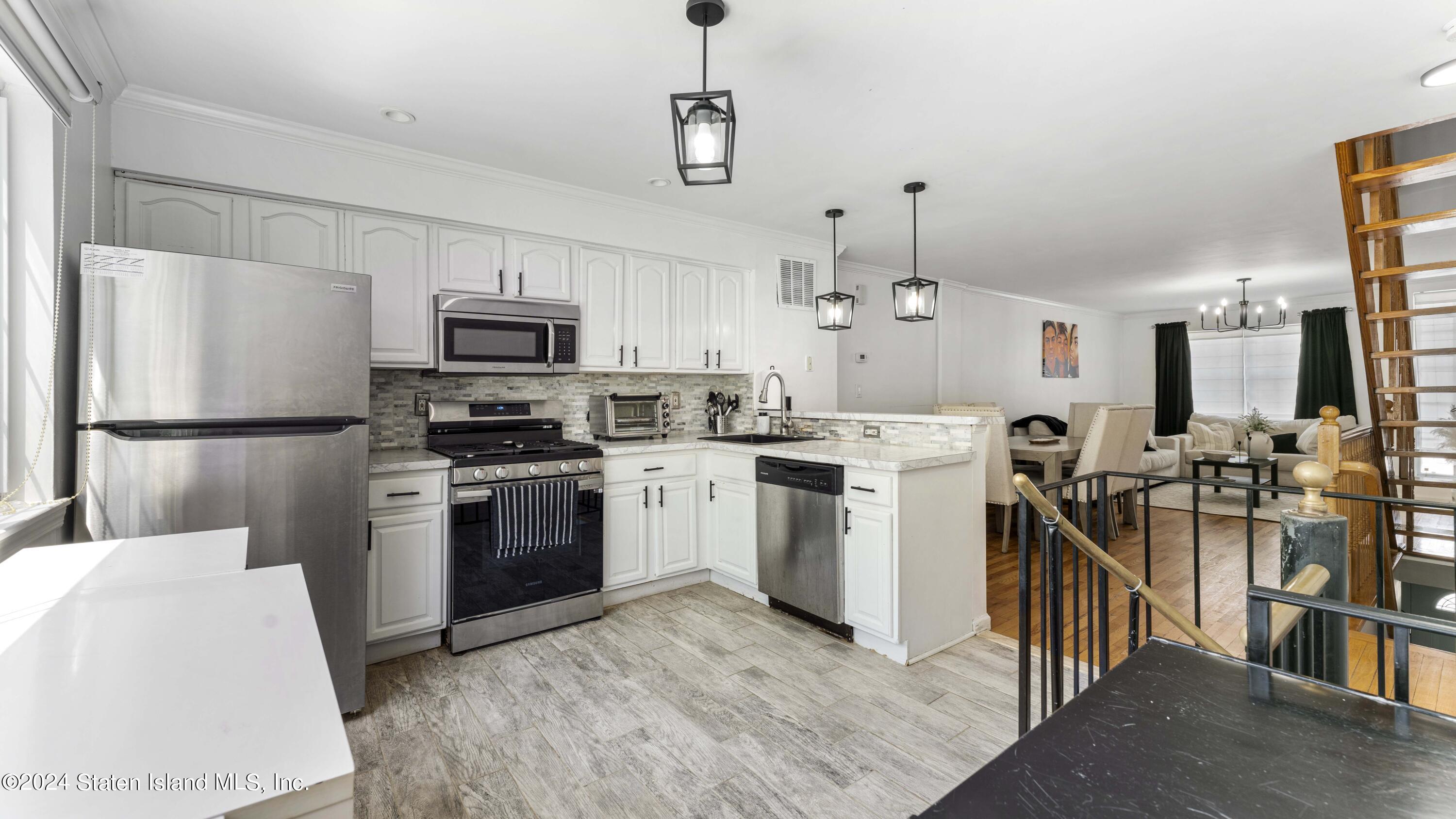 123 Mariners Lane, Staten Island, NY, 10303 image 21