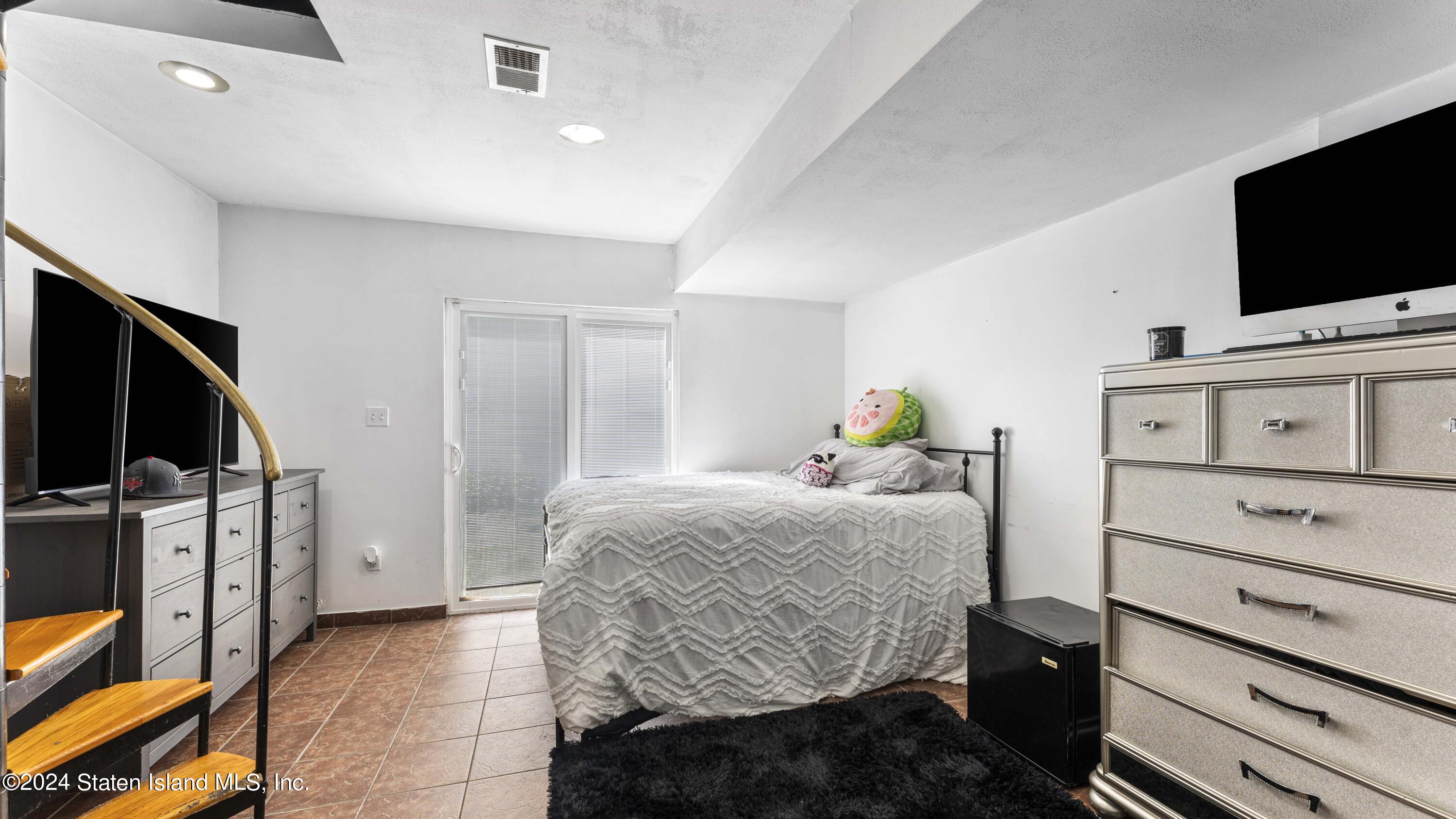 123 Mariners Lane, Staten Island, NY, 10303 image 26