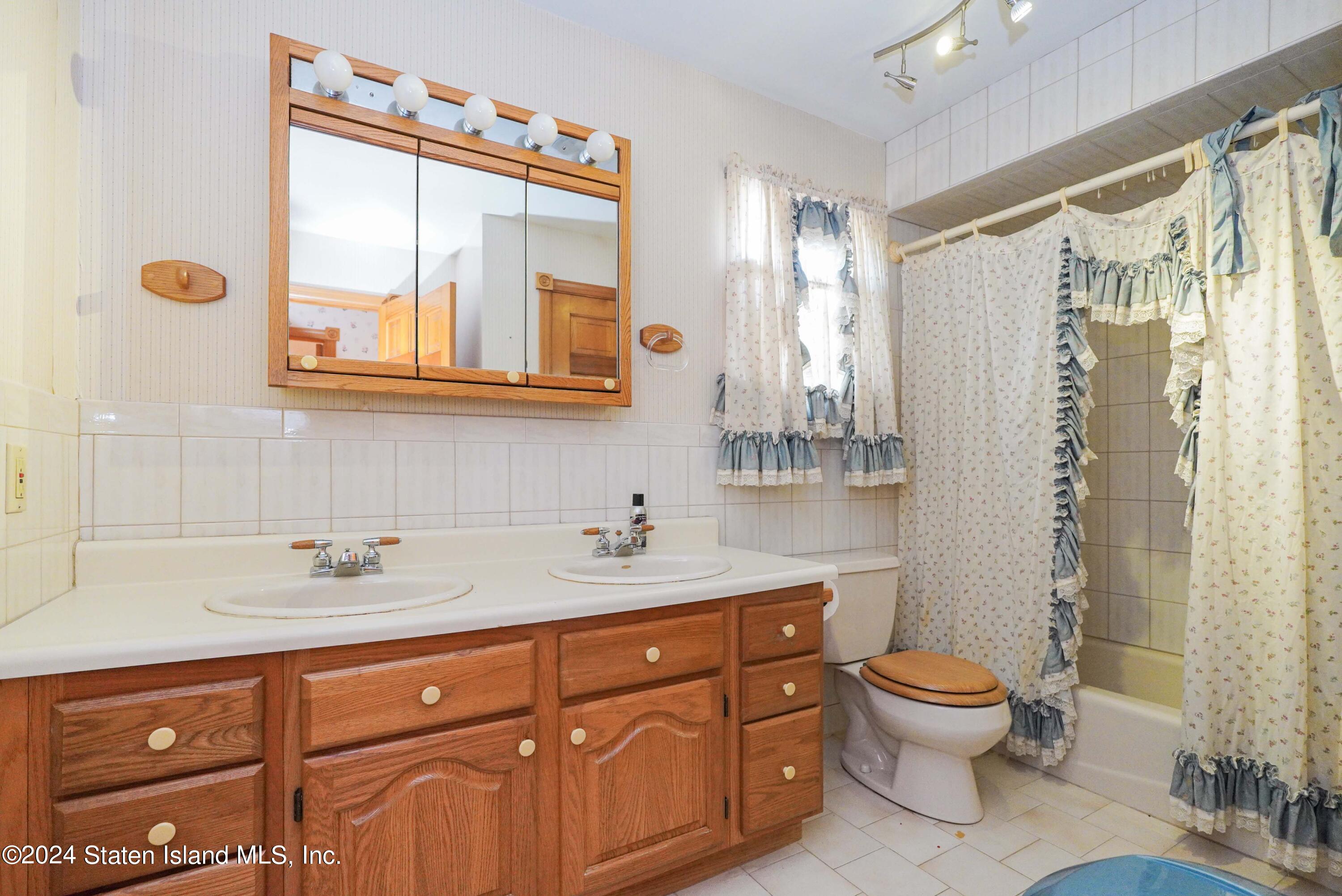 78 Almond Street, Staten Island, NY, 10312 image 20