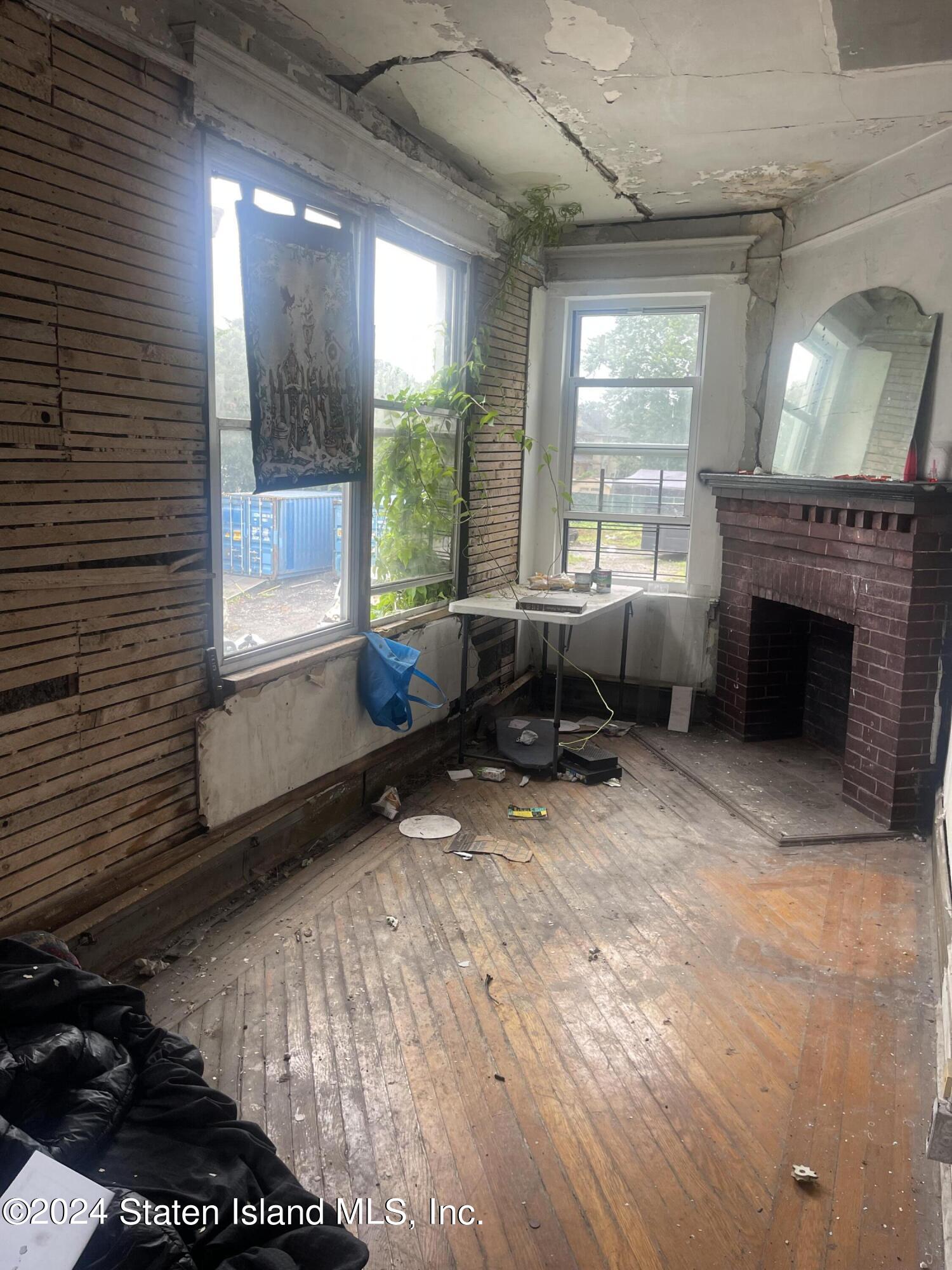 1836 Richmond Terrace, Staten Island, NY, 10310
