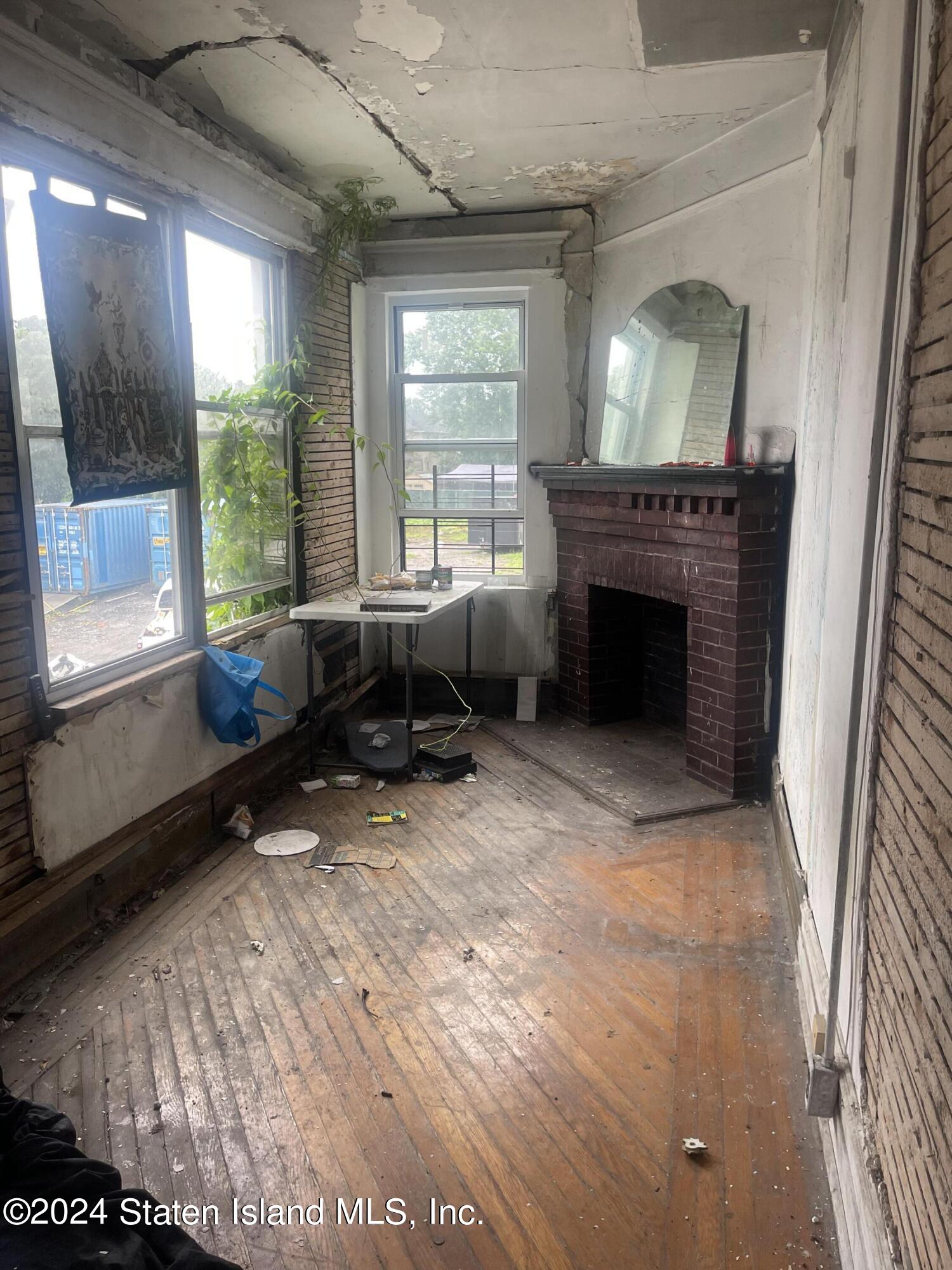 1836 Richmond Terrace, Staten Island, NY, 10310