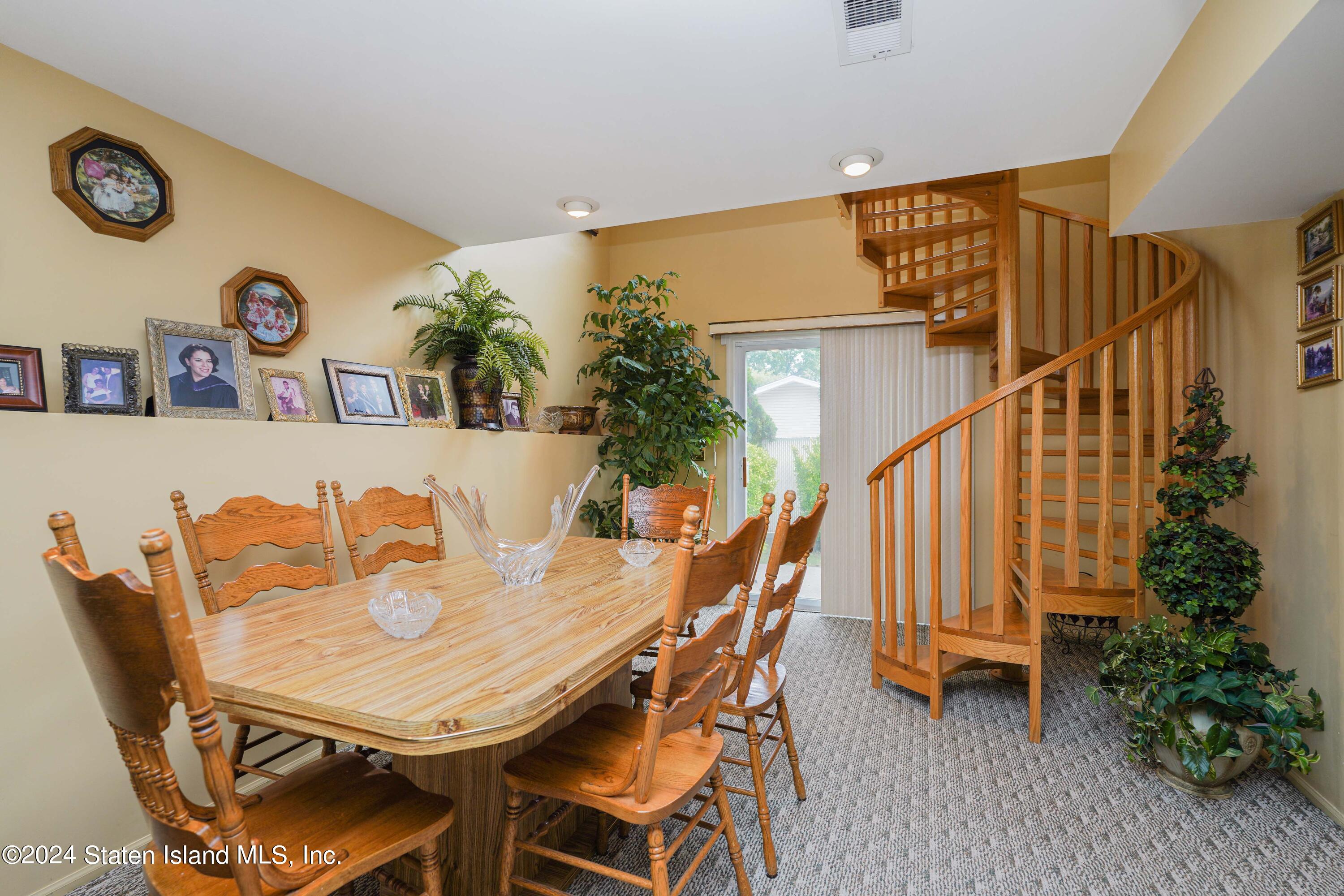 1260 Drumgoole Road, Staten Island, NY, 10312 image 32