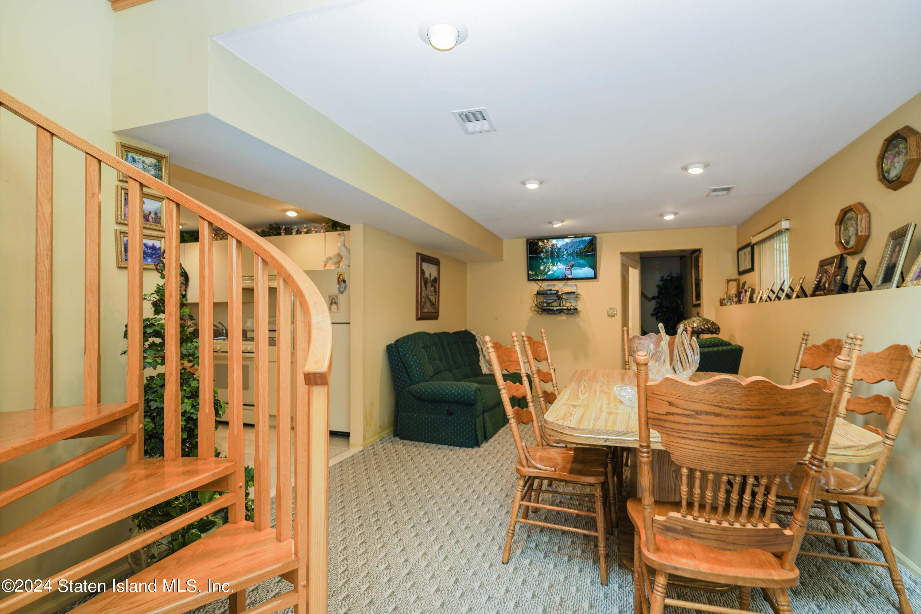 1260 Drumgoole Road, Staten Island, NY, 10312 image 33