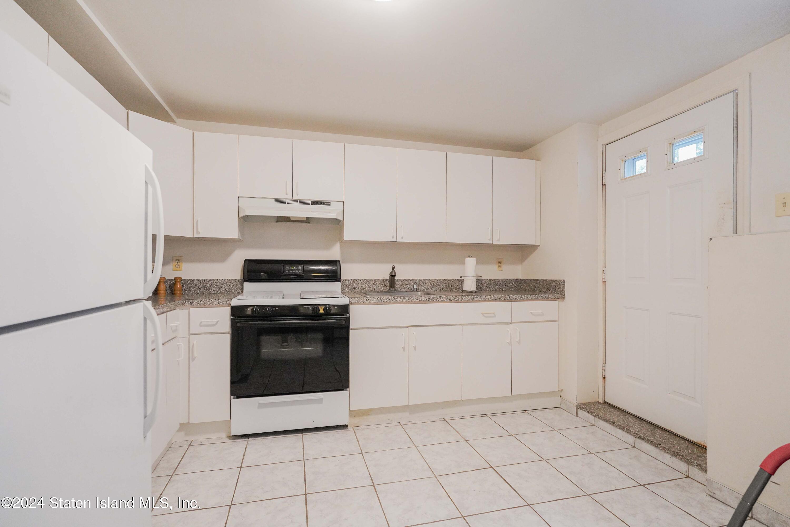 1260 Drumgoole Road, Staten Island, NY, 10312 image 37