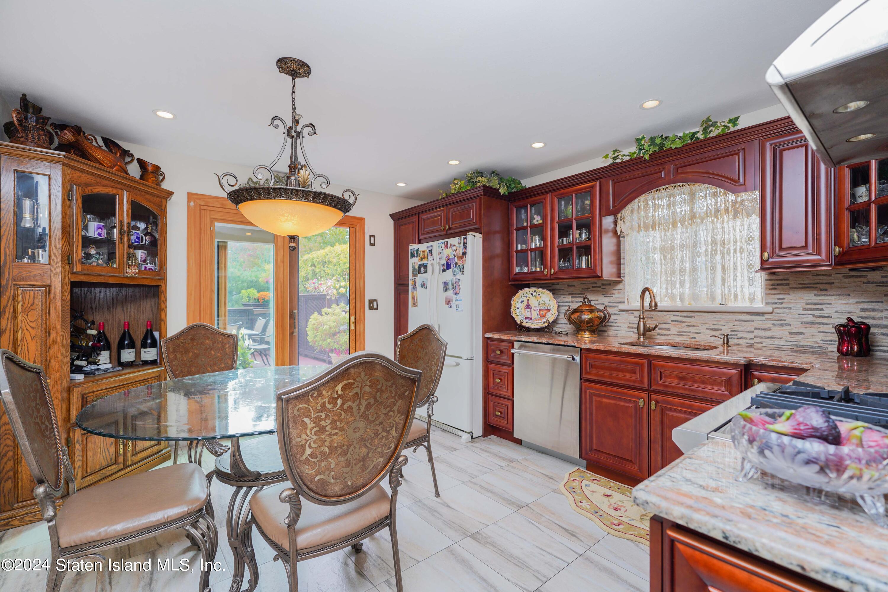 1260 Drumgoole Road, Staten Island, NY, 10312 image 11