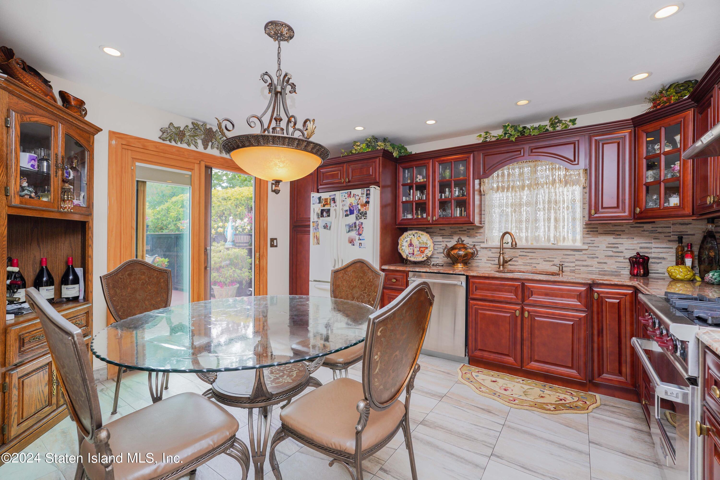 1260 Drumgoole Road, Staten Island, NY, 10312 image 14