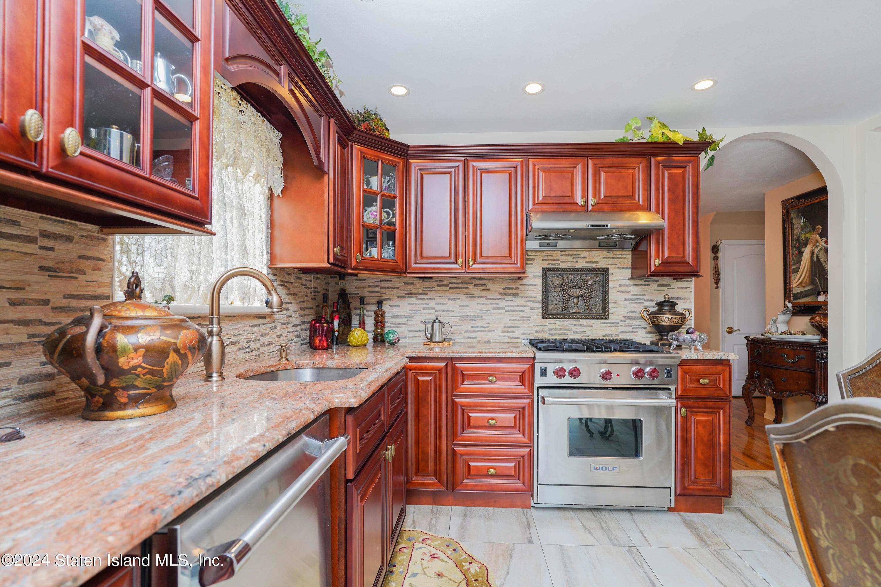 1260 Drumgoole Road, Staten Island, NY, 10312 image 12