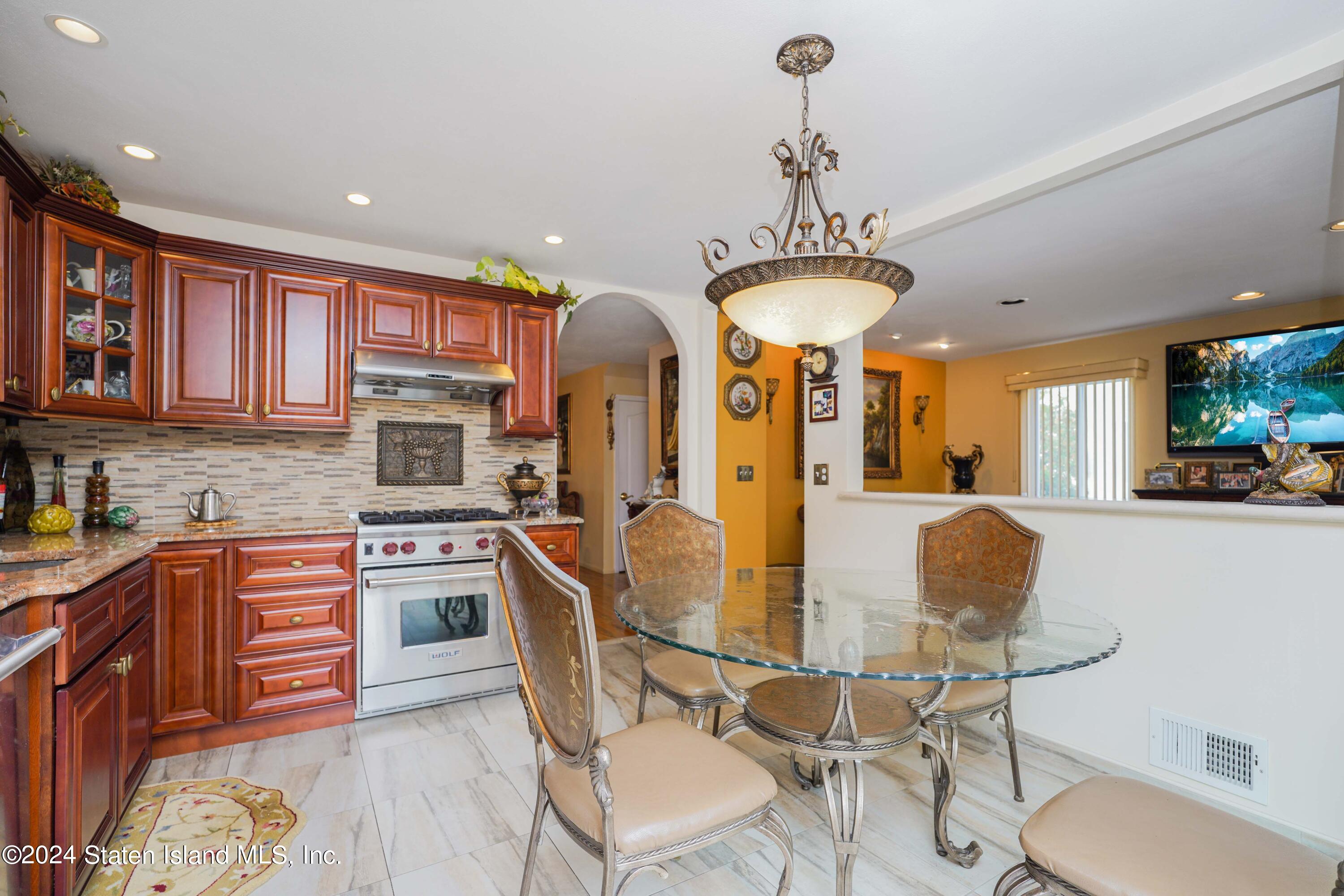 1260 Drumgoole Road, Staten Island, NY, 10312 image 13