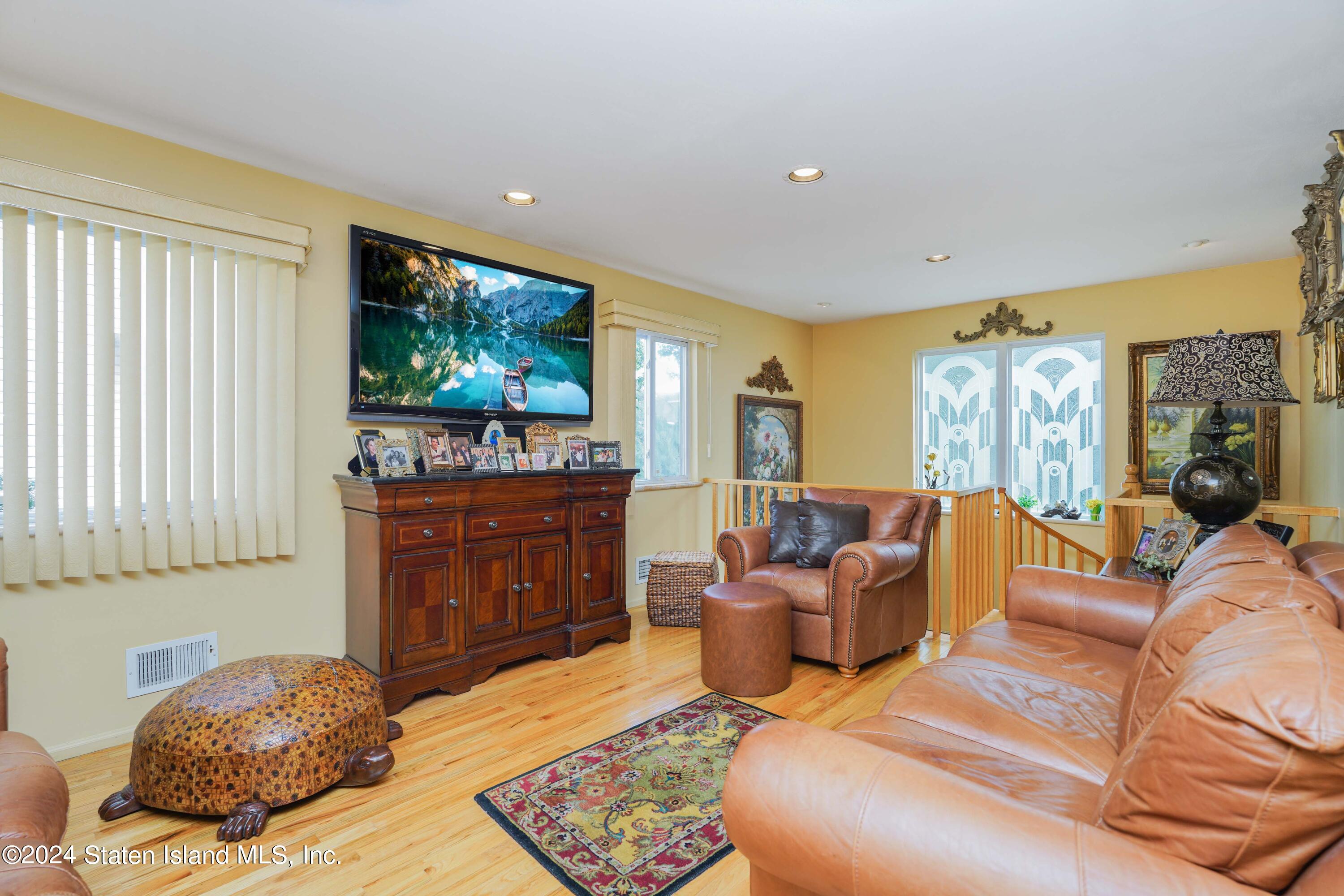 1260 Drumgoole Road, Staten Island, NY, 10312 image 19