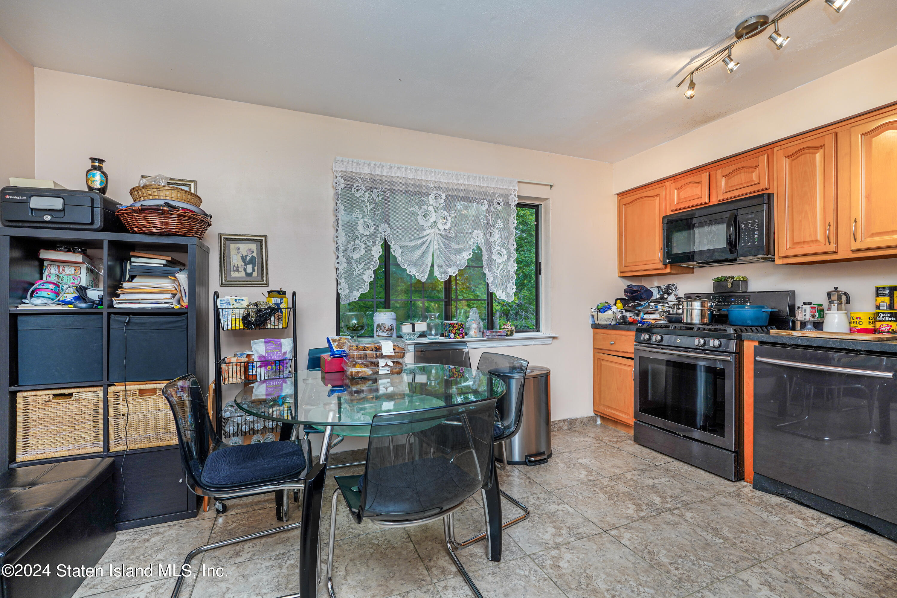 37 Devon Loop A, Staten Island, NY, 10314 image 10