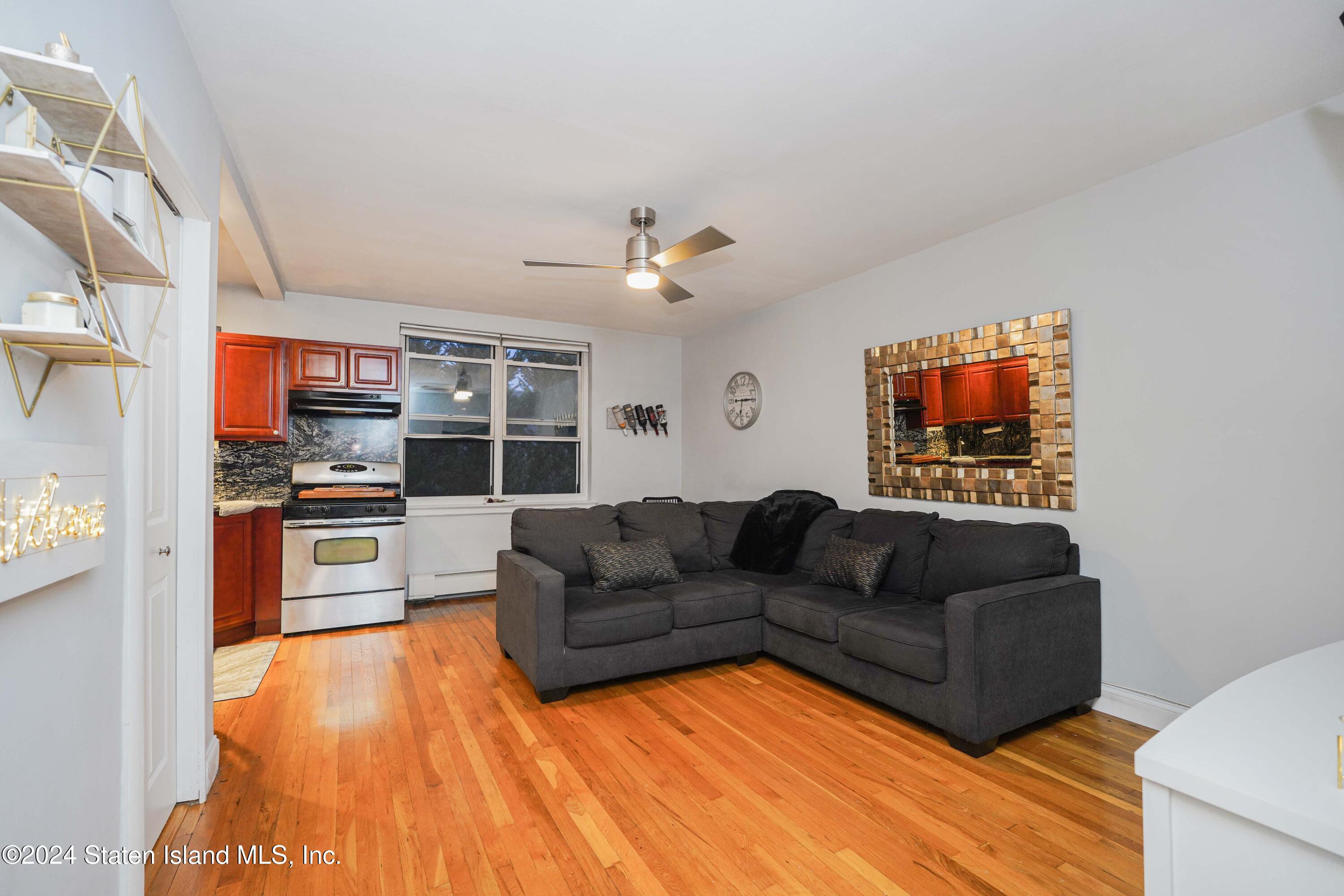 585 Castleton Avenue 2b Image 3