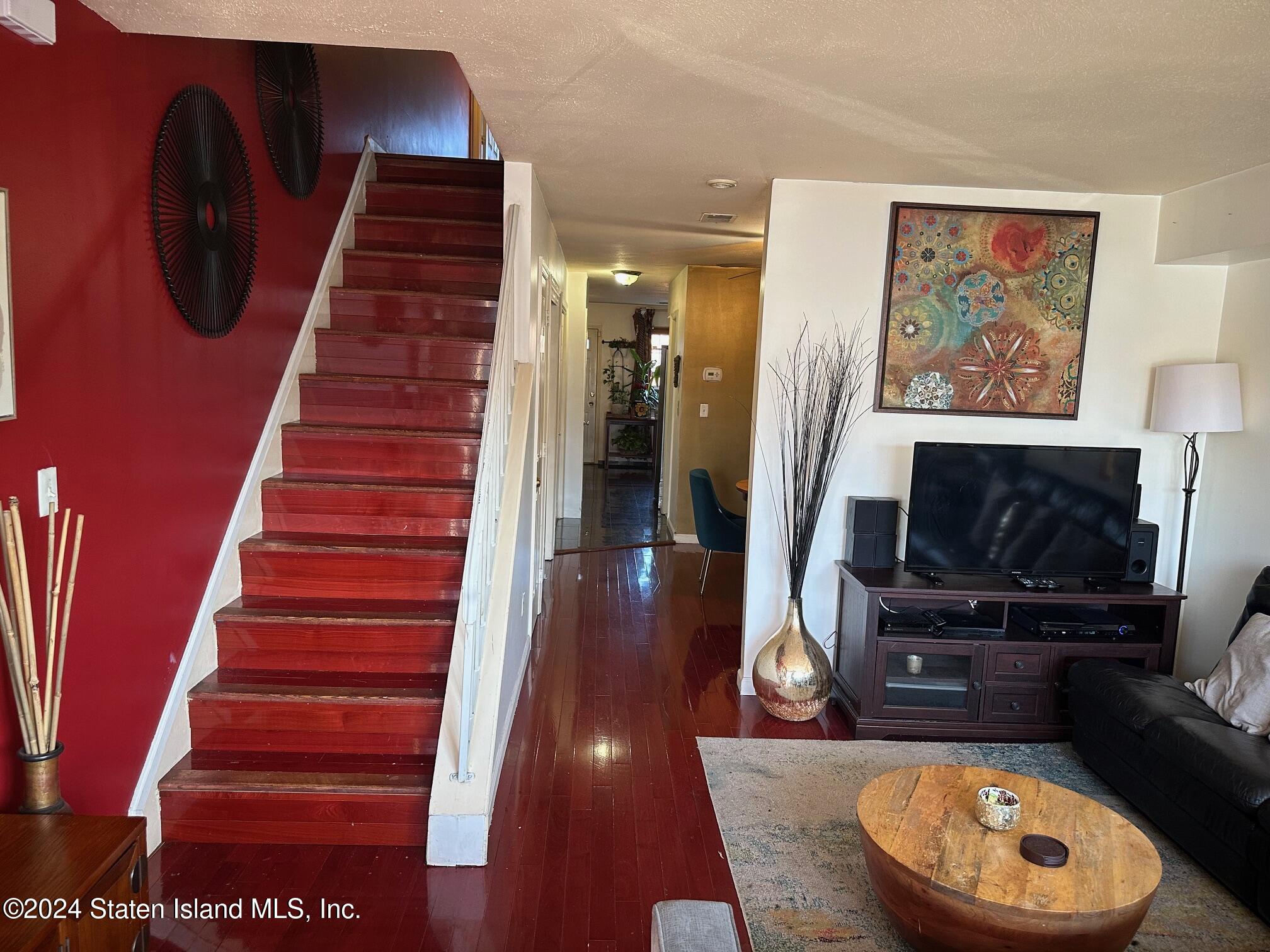 222 Pond Way, Staten Island, NY, 10303 image 16