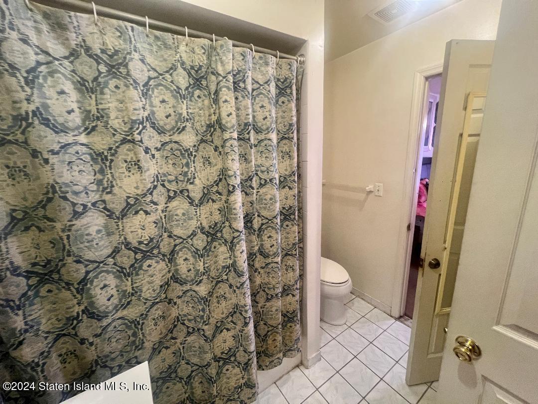 222 Pond Way, Staten Island, NY, 10303 image 22