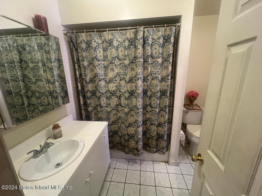 222 Pond Way, Staten Island, NY, 10303 image 21