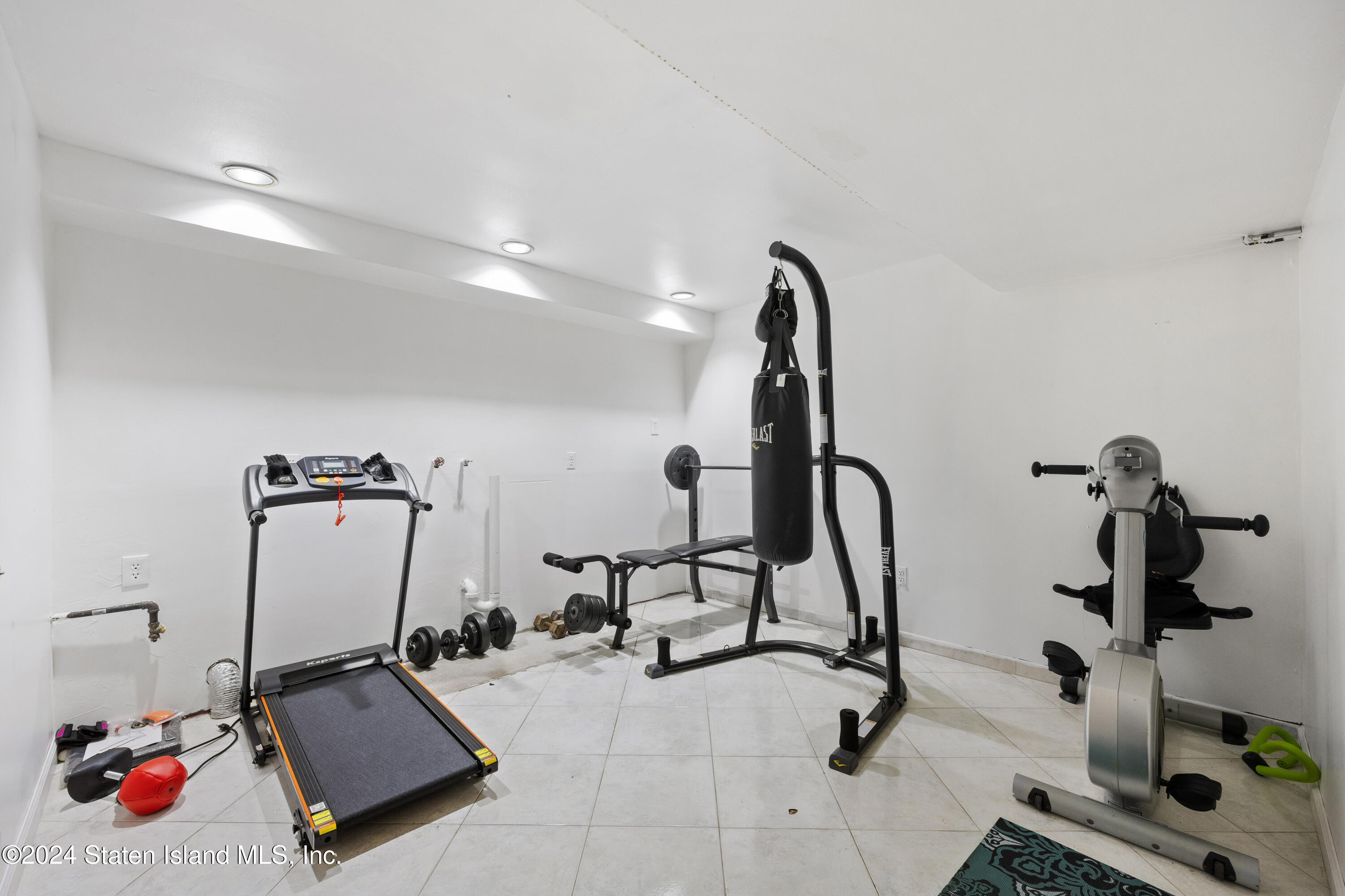 62 Bennett Place, Staten Island, NY, 10312 image 17