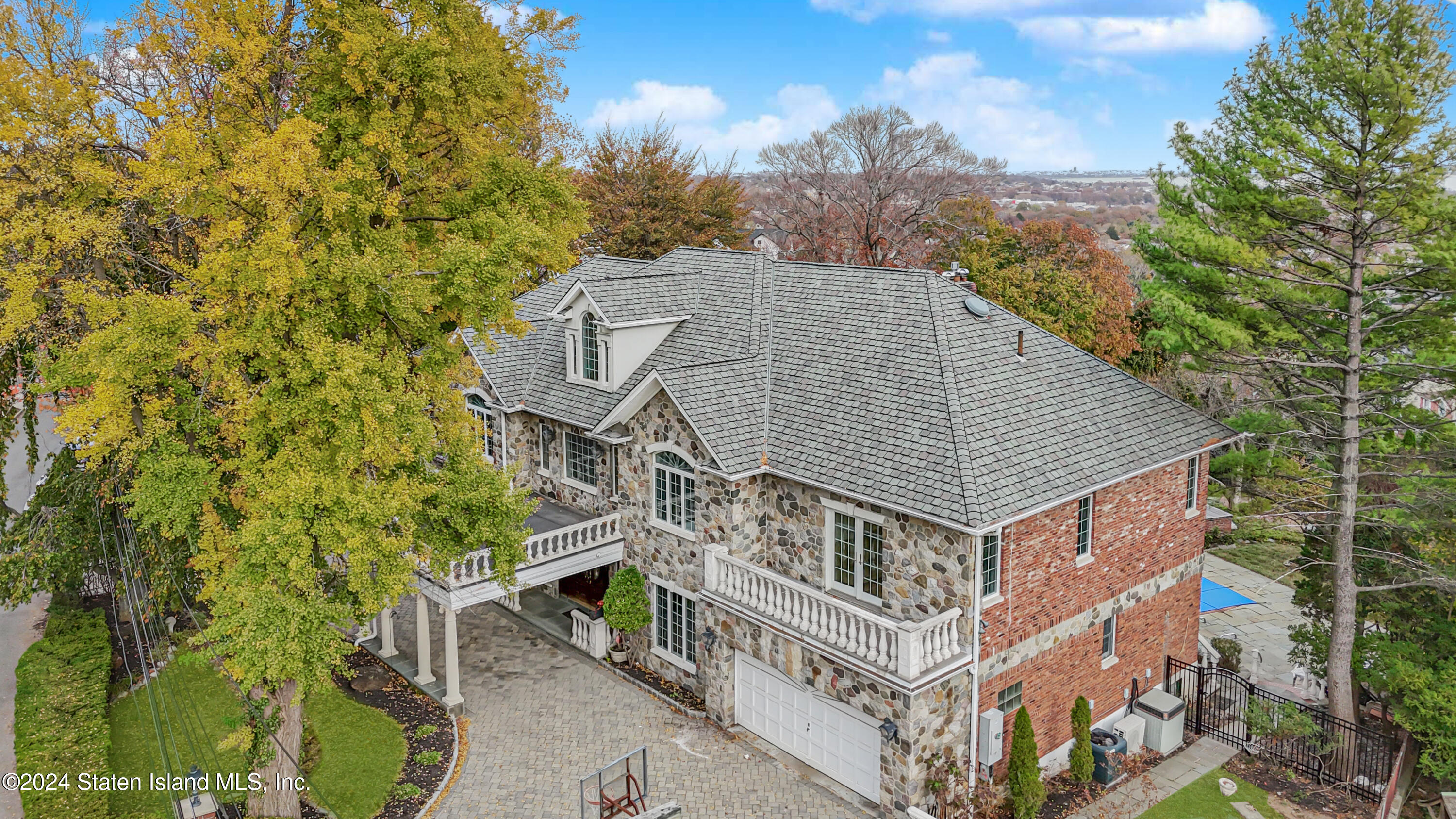 60 Romer Road Image 3