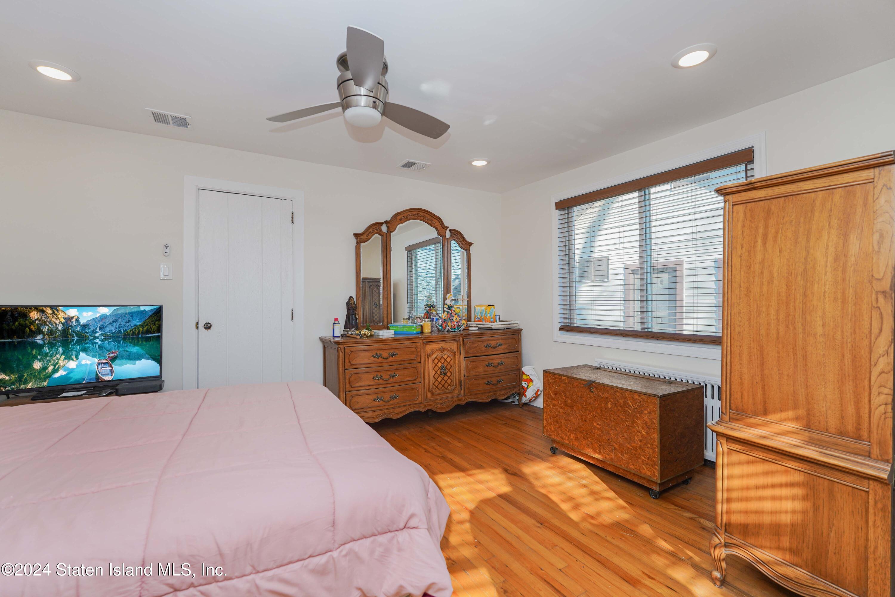 235 Father Capodanno Boulevard, Staten Island, NY, 10305 image 18