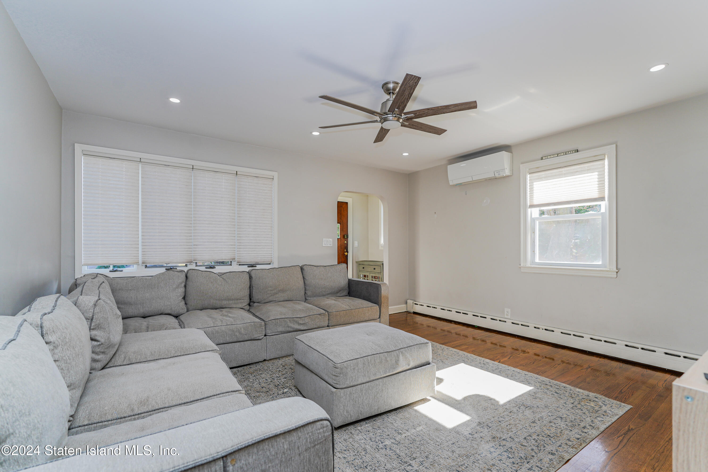 710 Oakland Avenue, Staten Island, NY, 10310