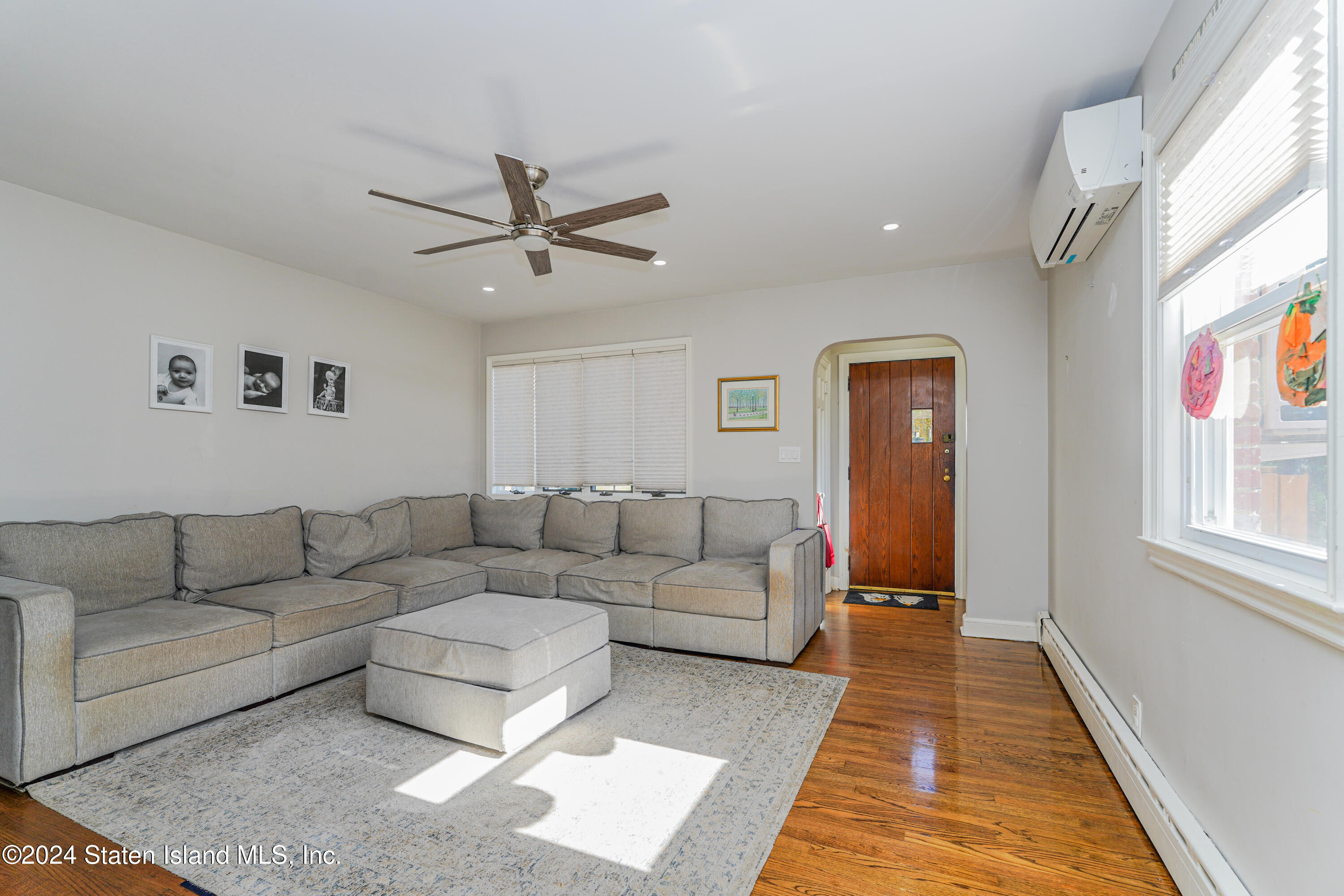 710 Oakland Avenue, Staten Island, NY, 10310