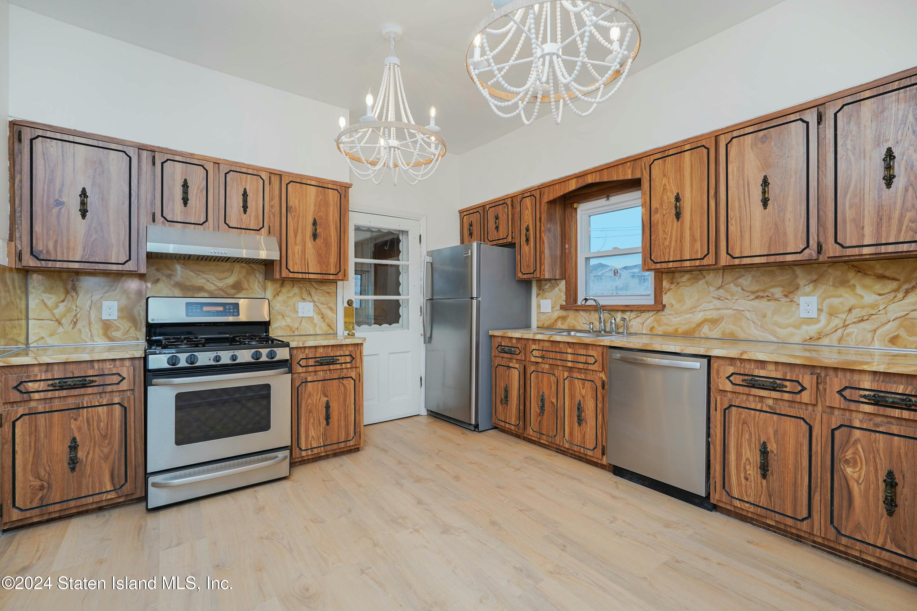 37 Austin Avenue, Staten Island, NY, 10305 image 11