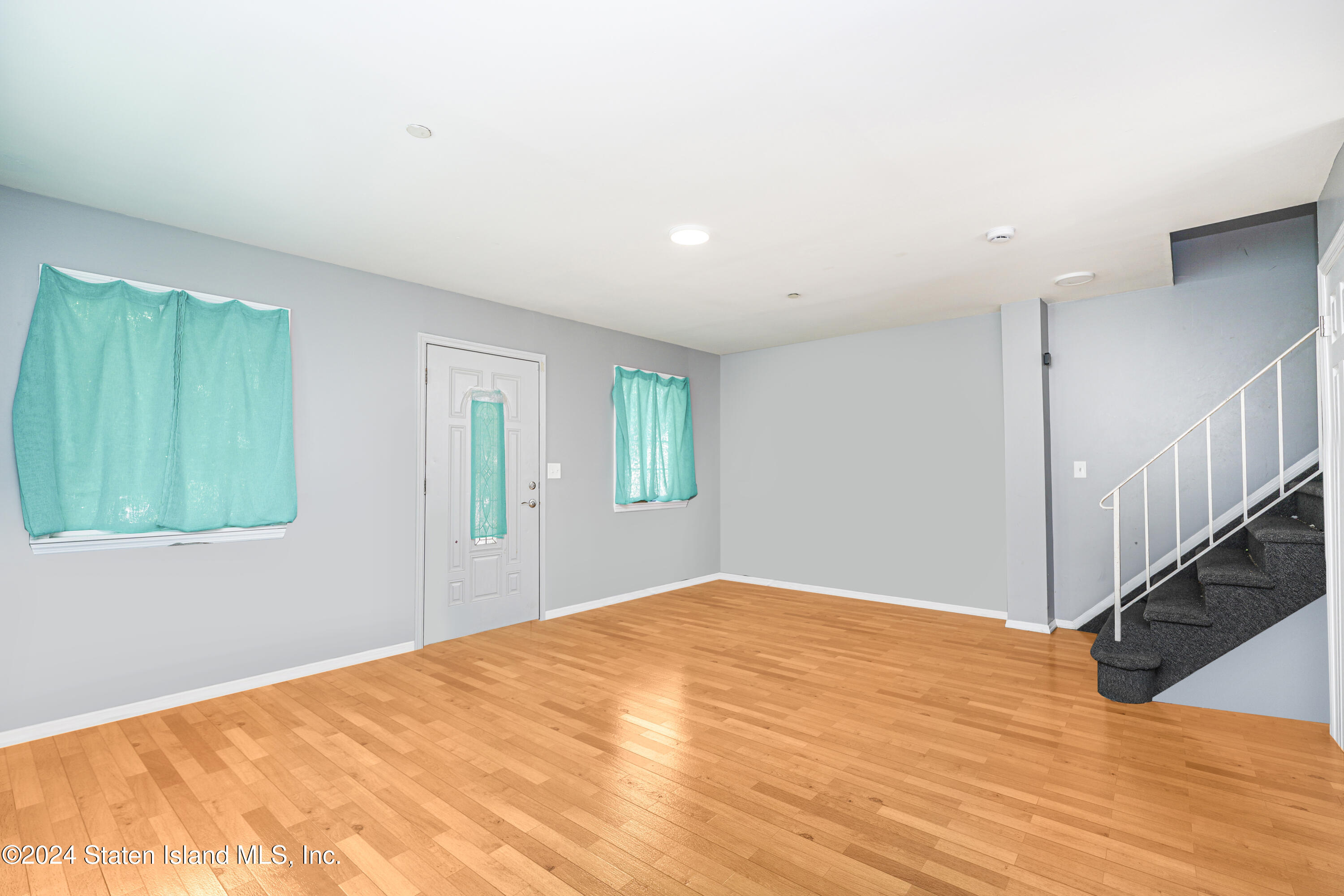 174 Pine Place, Staten Island, NY, 10304