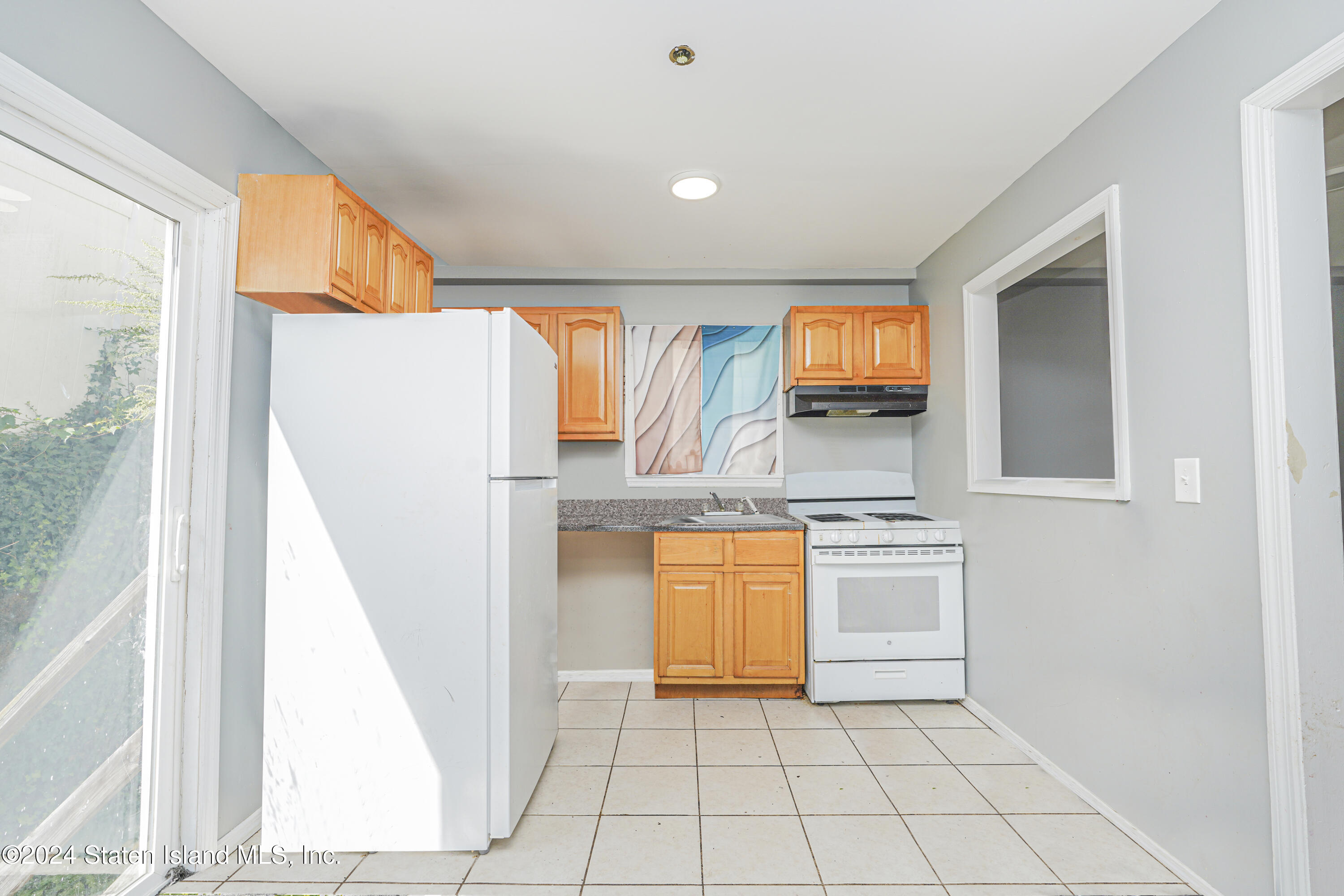 174 Pine Place, Staten Island, NY, 10304