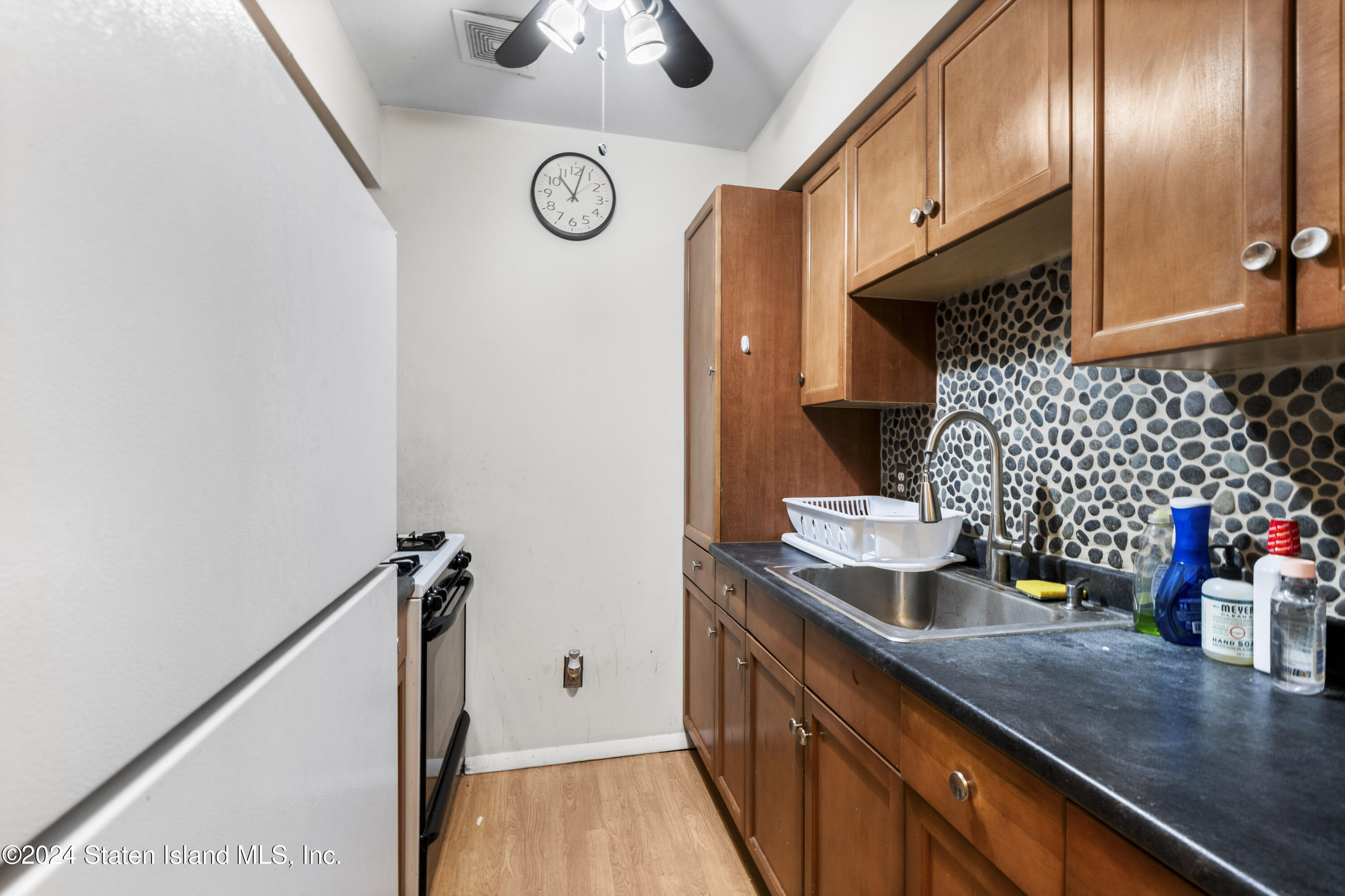 485 Armstrong Avenue C4, Staten Island, NY, 10308 image 11
