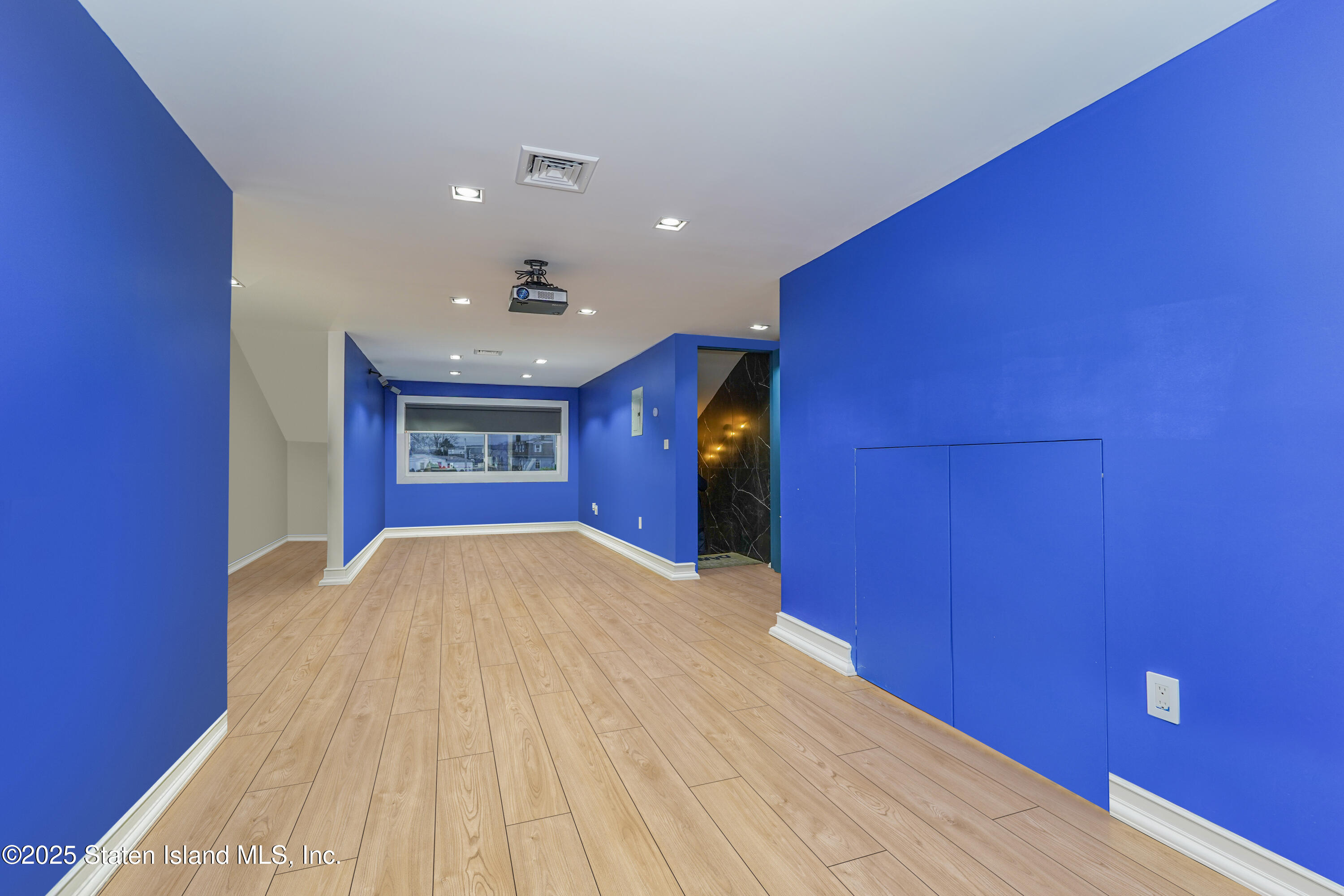 72 Mills Avenue, Staten Island, NY, 10305 image 32