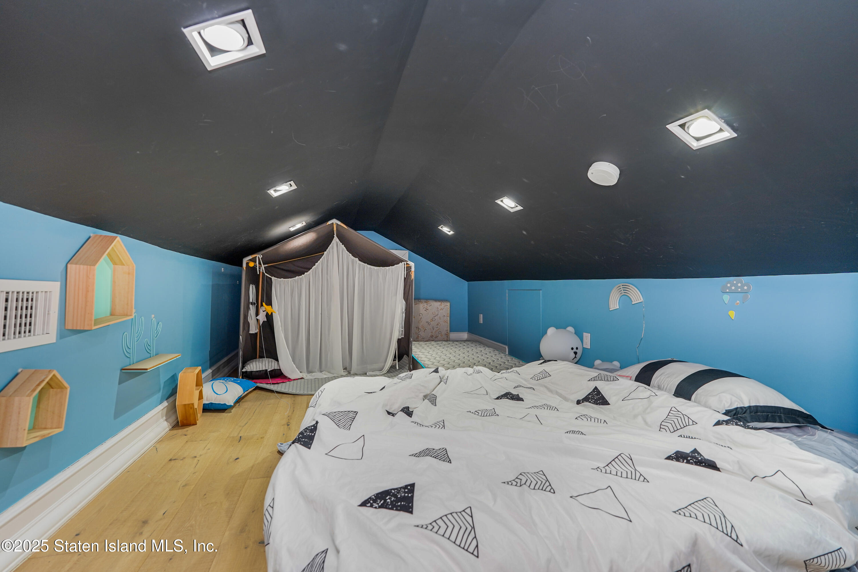 72 Mills Avenue, Staten Island, NY, 10305 image 35