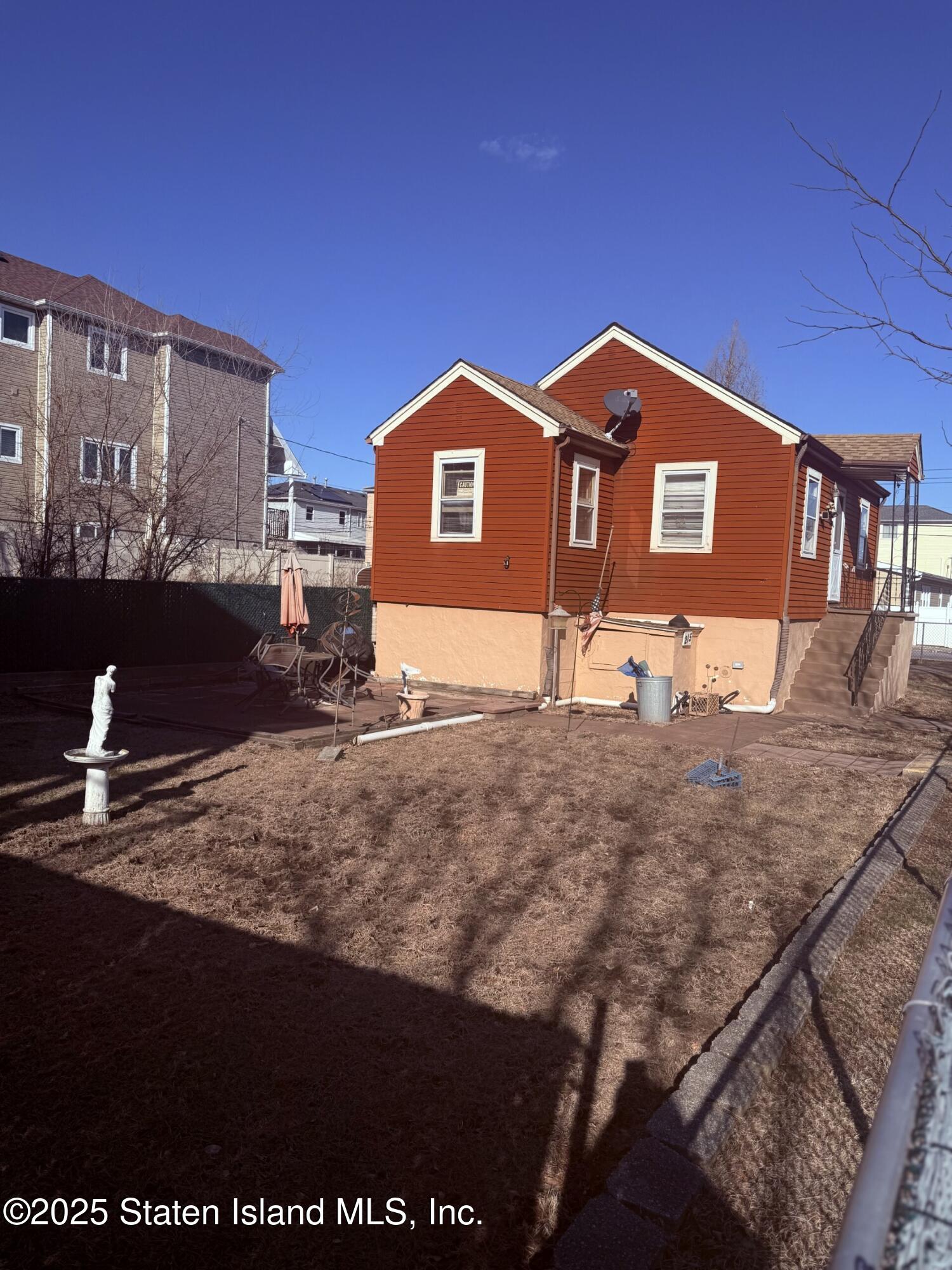 215 Colony Avenue Image 3