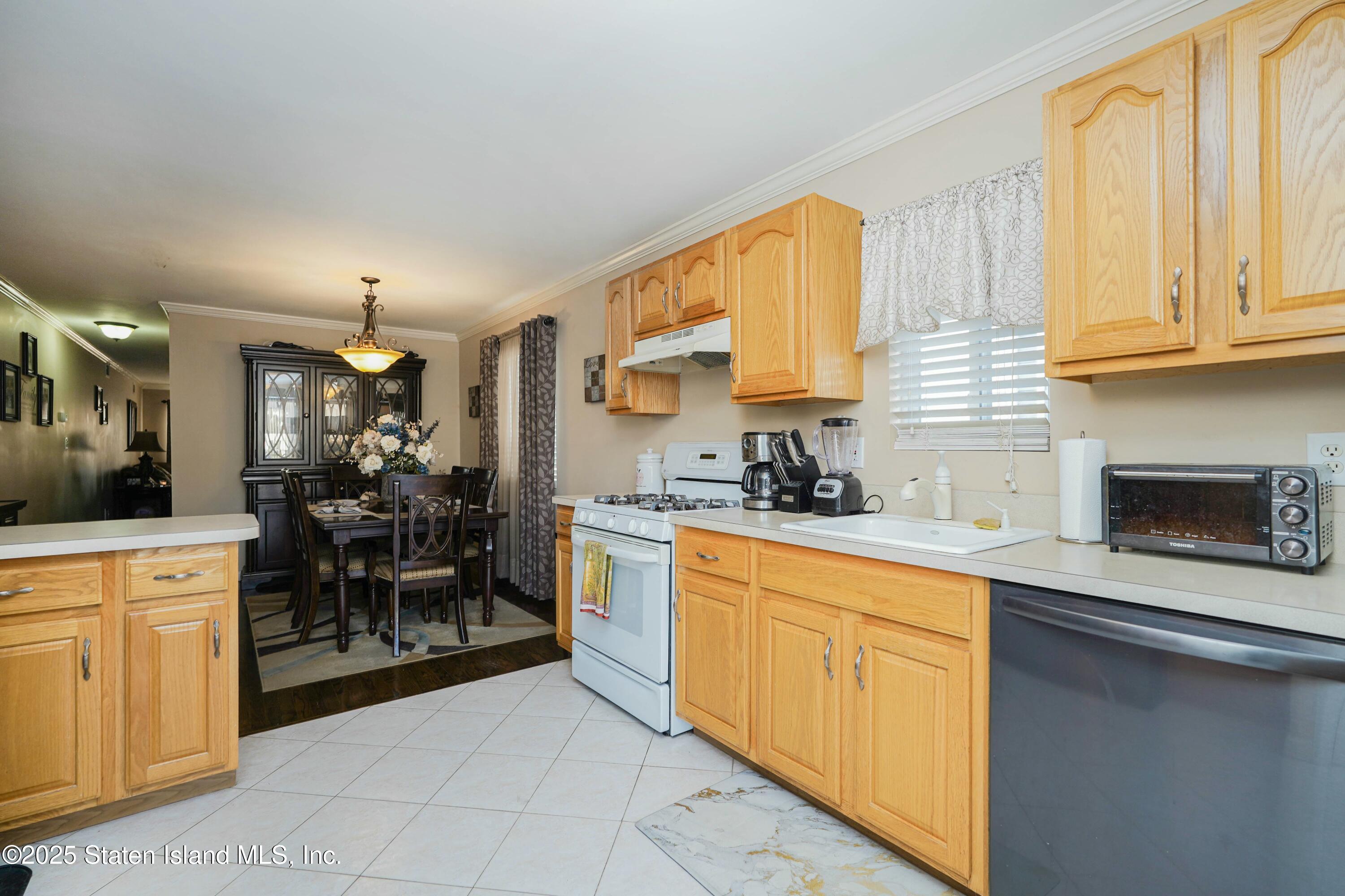341 Parkinson Avenue, Staten Island, NY, 10305 image 13