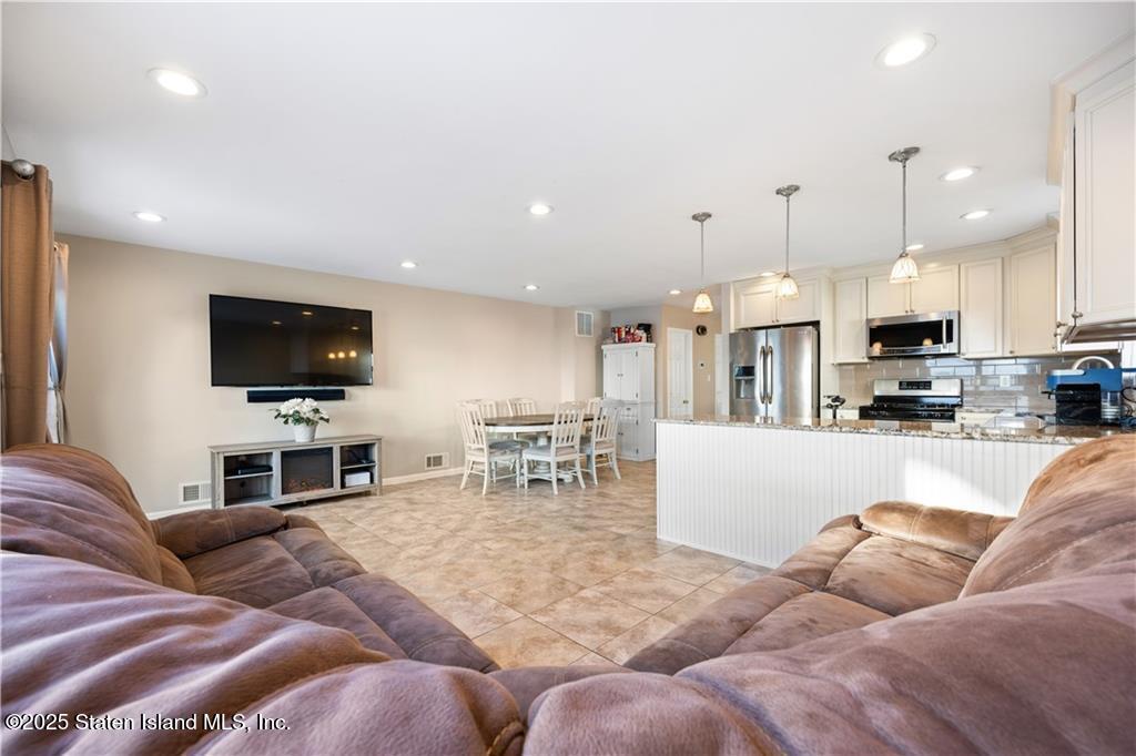405 Winant Avenue, Staten Island, NY, 10309 image 11